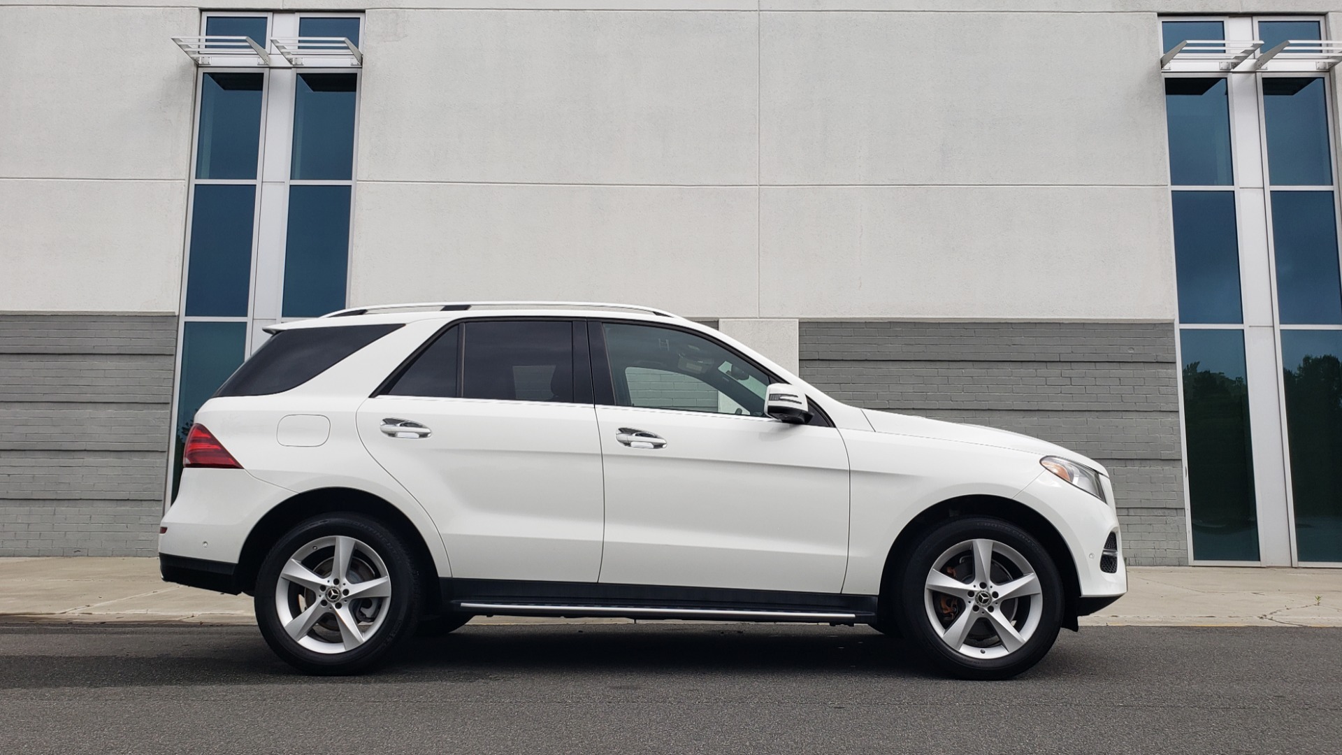 Used 2018 Mercedes-Benz GLE 350 4MATIC / PREM PKG / NAV / PARK ASST / K/H SND / HITCH / REARVIEW for sale Sold at Formula Imports in Charlotte NC 28227 9
