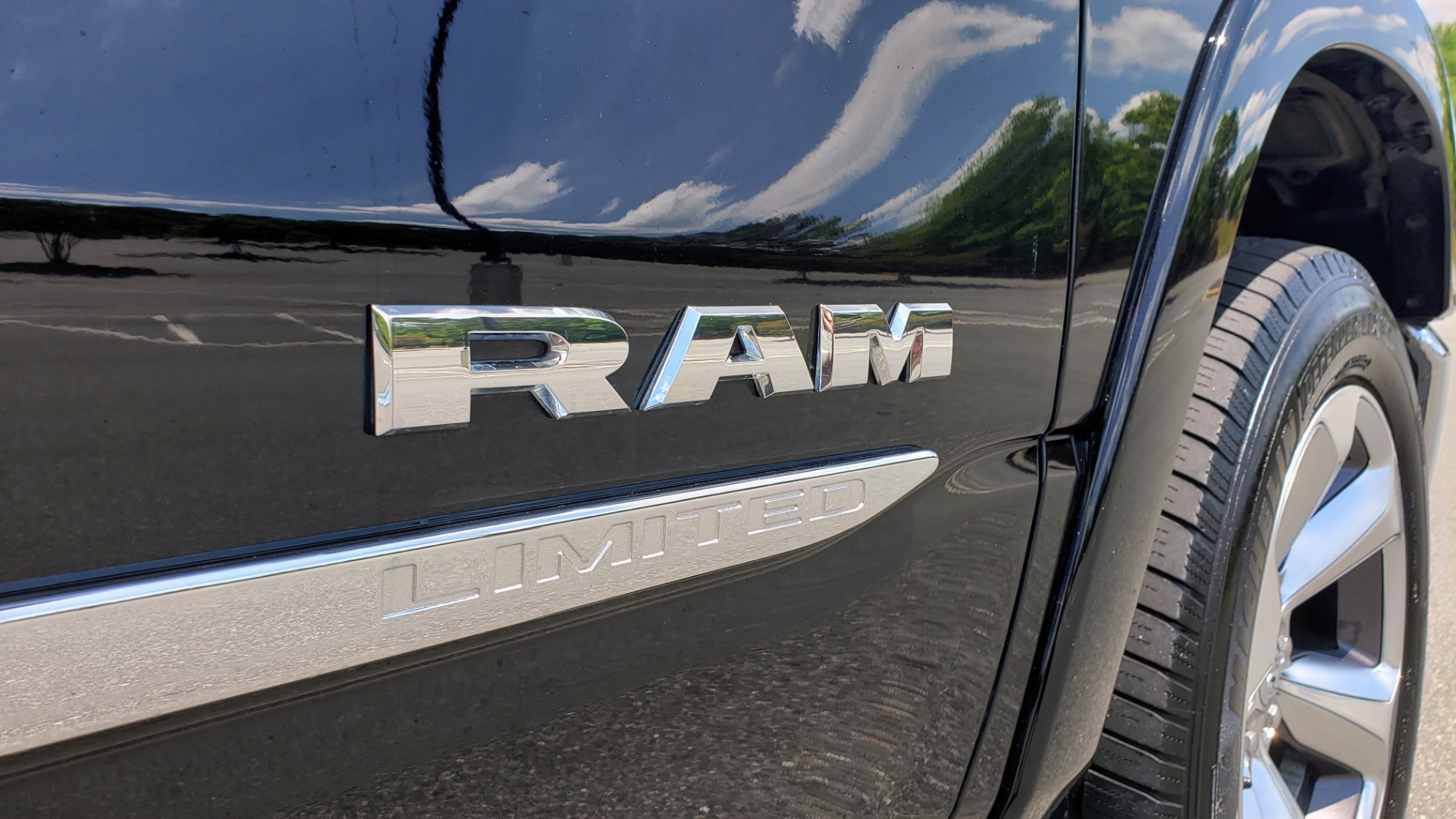 Used 2019 Ram 1500 LIMITED / NAV / PANO-ROOF / TOW PKG / H/K SND / REARVIEW for sale Sold at Formula Imports in Charlotte NC 28227 15