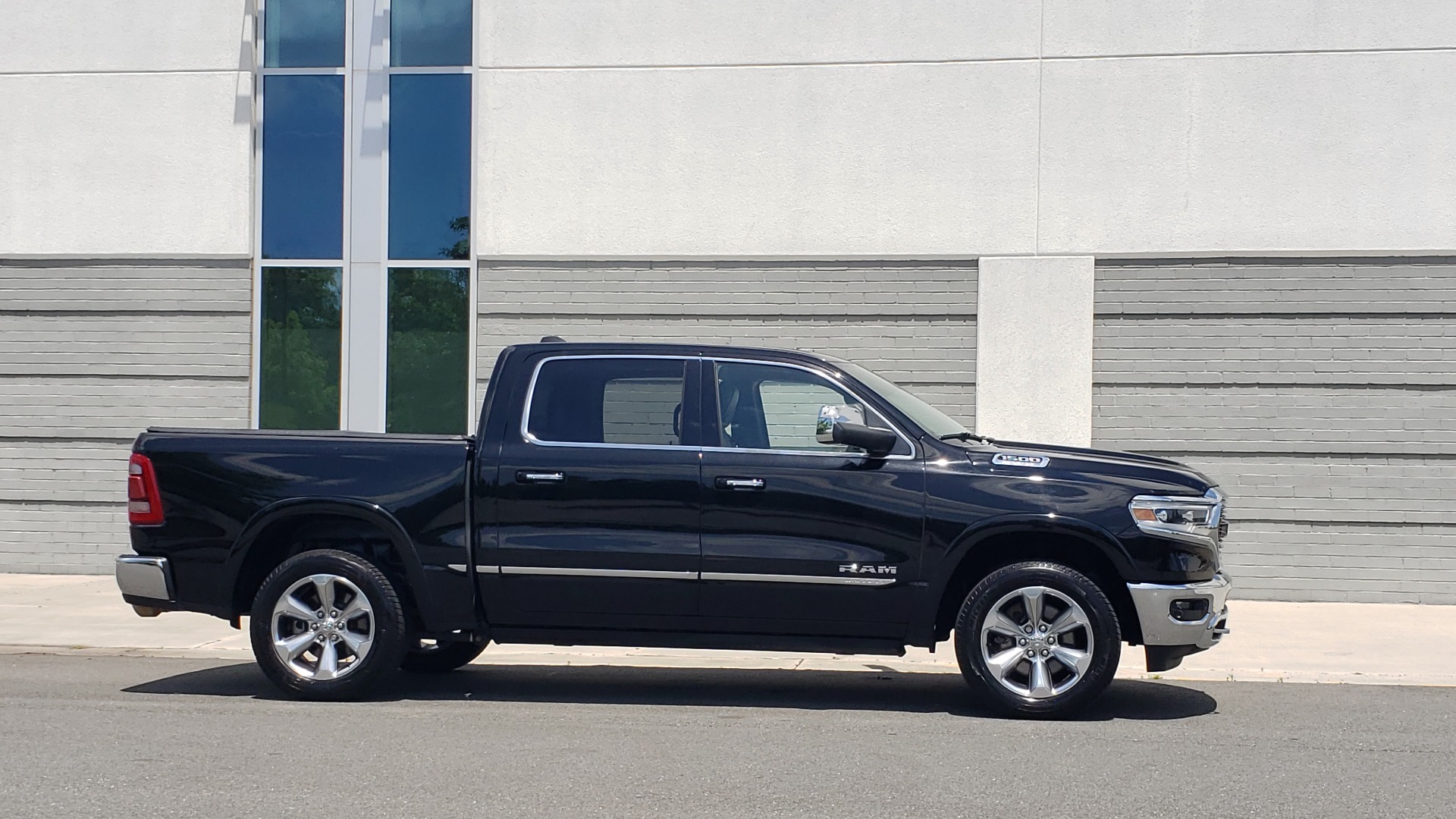 Used 2019 Ram 1500 LIMITED / NAV / PANO-ROOF / TOW PKG / H/K SND / REARVIEW for sale Sold at Formula Imports in Charlotte NC 28227 4