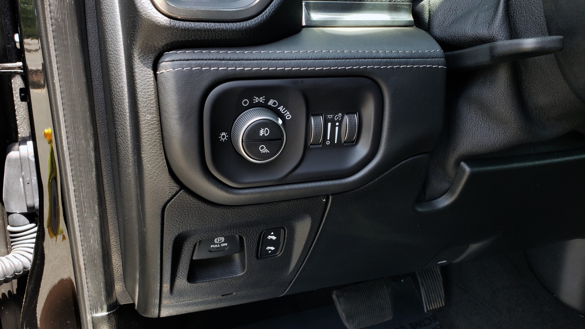 Used 2019 Ram 1500 LIMITED / NAV / PANO-ROOF / TOW PKG / H/K SND / REARVIEW for sale Sold at Formula Imports in Charlotte NC 28227 45