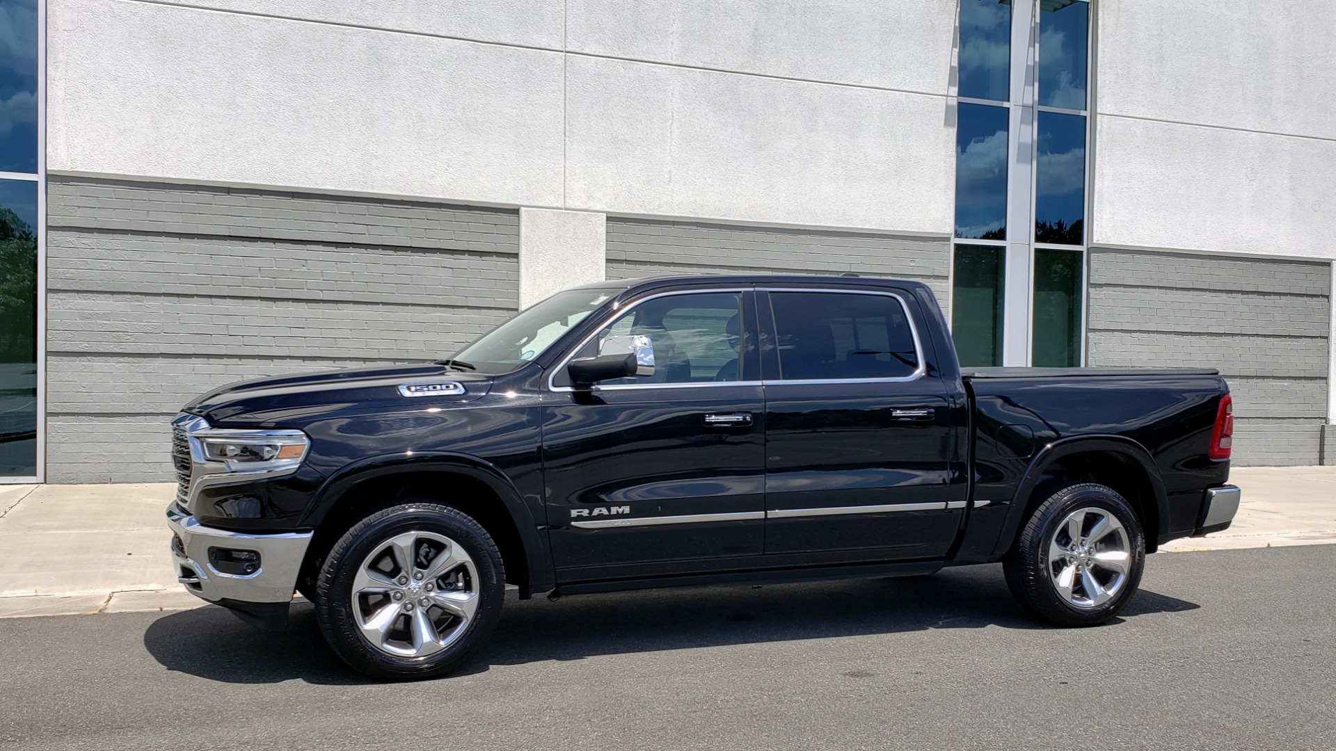 Used 2019 Ram 1500 LIMITED / NAV / PANO-ROOF / TOW PKG / H/K SND / REARVIEW for sale Sold at Formula Imports in Charlotte NC 28227 7