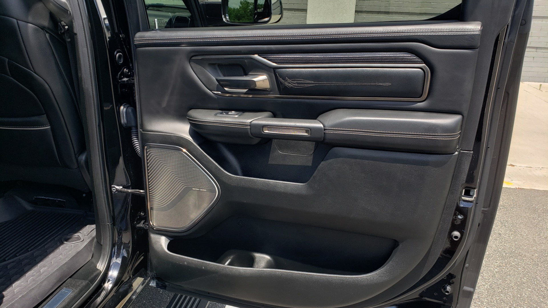 Used 2019 Ram 1500 LIMITED / NAV / PANO-ROOF / TOW PKG / H/K SND / REARVIEW for sale Sold at Formula Imports in Charlotte NC 28227 82