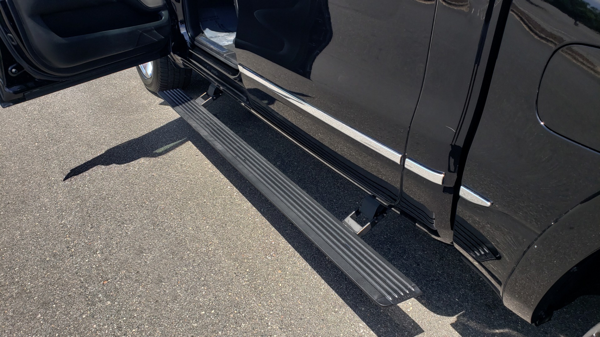 Used 2019 Ram 1500 LIMITED / NAV / PANO-ROOF / TOW PKG / H/K SND / REARVIEW for sale Sold at Formula Imports in Charlotte NC 28227 9
