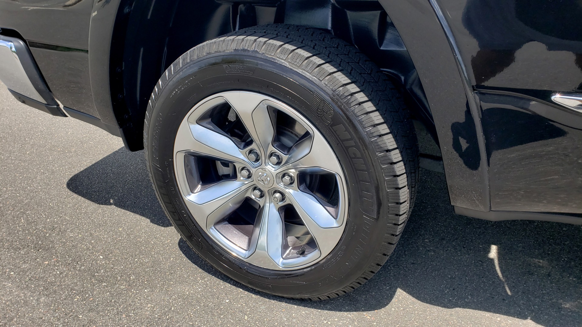 Used 2019 Ram 1500 LIMITED / NAV / PANO-ROOF / TOW PKG / H/K SND / REARVIEW for sale Sold at Formula Imports in Charlotte NC 28227 95