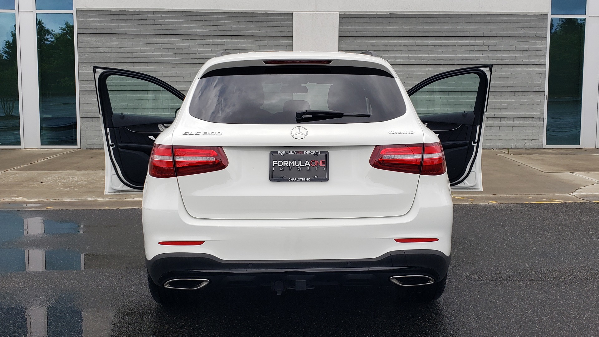 Used 2018 Mercedes-Benz GLC 300 4MATIC PREMIUM / NAV / BURMESTER SND / PANO-ROOF / REARVIEW for sale Sold at Formula Imports in Charlotte NC 28227 27