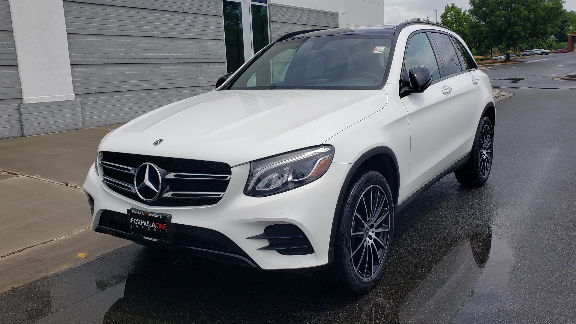 Used 2018 Mercedes-Benz GLC 300 4MATIC PREMIUM / NAV / BURMESTER SND / PANO-ROOF / REARVIEW for sale Sold at Formula Imports in Charlotte NC 28227 3