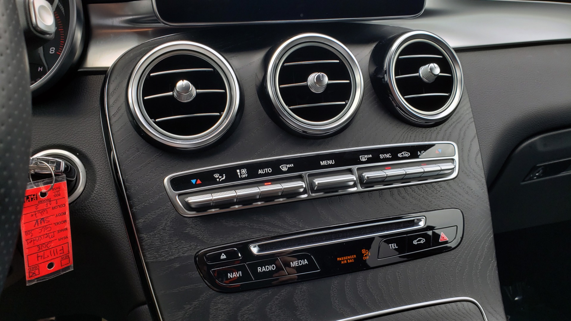 Used 2018 Mercedes-Benz GLC 300 4MATIC PREMIUM / NAV / BURMESTER SND / PANO-ROOF / REARVIEW for sale Sold at Formula Imports in Charlotte NC 28227 47