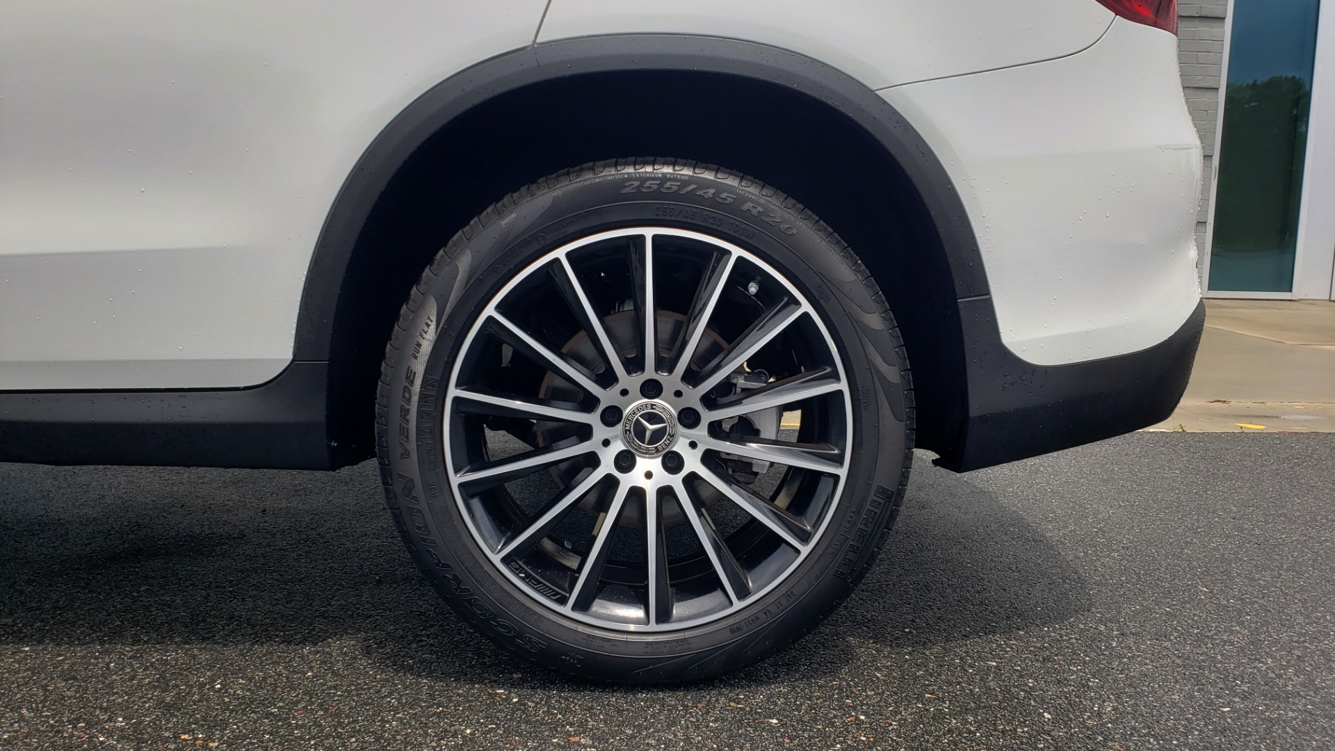 Used 2018 Mercedes-Benz GLC 300 4MATIC PREMIUM / NAV / BURMESTER SND / PANO-ROOF / REARVIEW for sale Sold at Formula Imports in Charlotte NC 28227 76