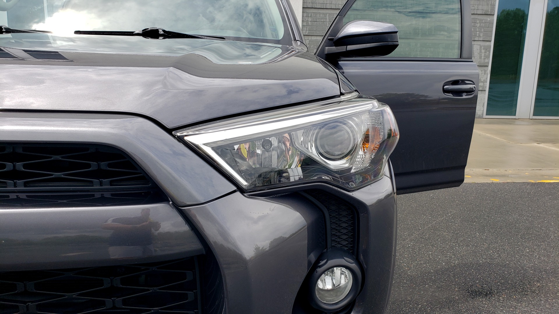Used 2016 Toyota 4RUNNER 4X4 SR5 V6 / ENTUNE PREMIUM AUDIO W/NAVIGATION for sale Sold at Formula Imports in Charlotte NC 28227 27