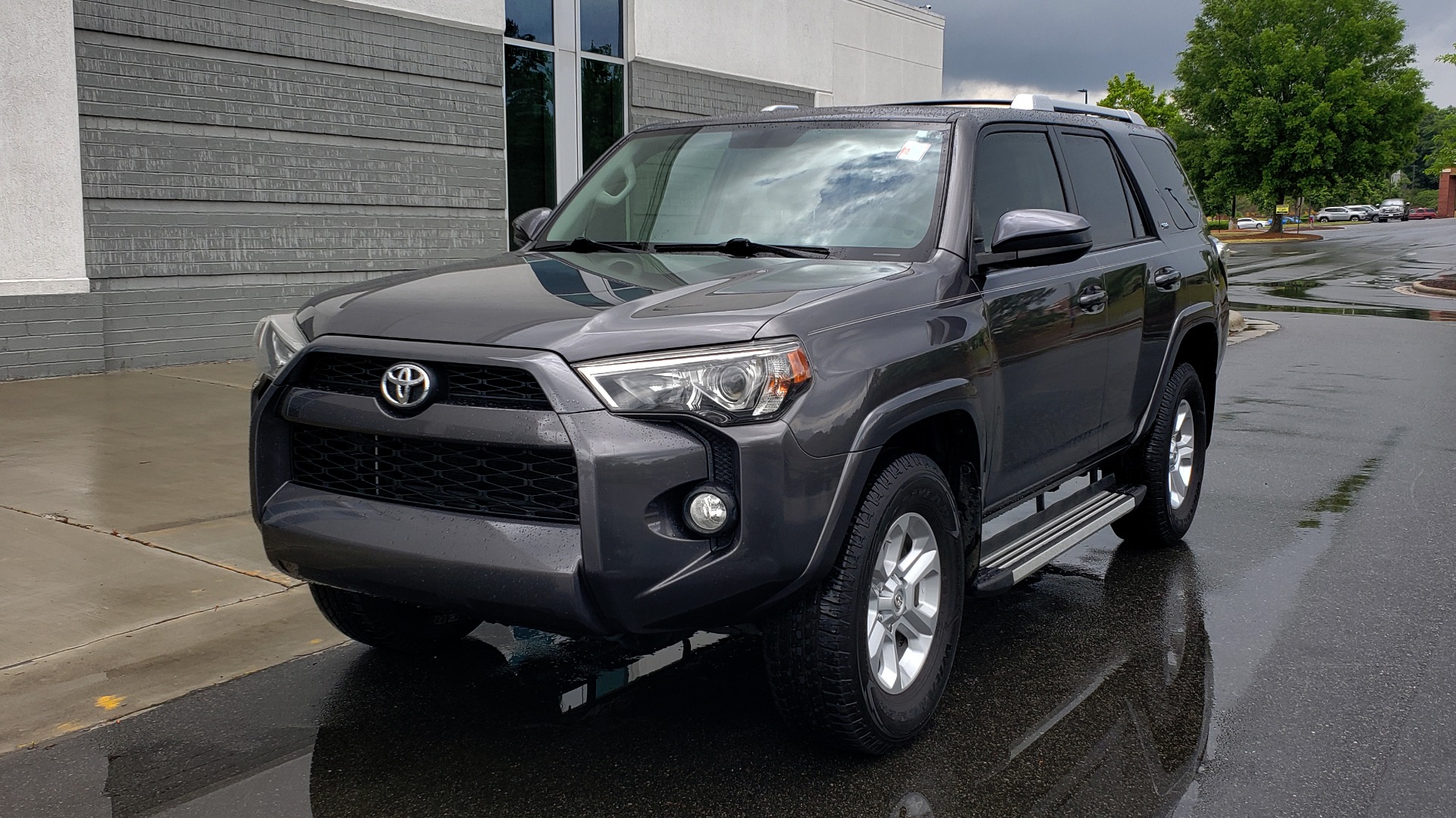 Used 2016 Toyota 4RUNNER 4X4 SR5 V6 / ENTUNE PREMIUM AUDIO W/NAVIGATION for sale Sold at Formula Imports in Charlotte NC 28227 3