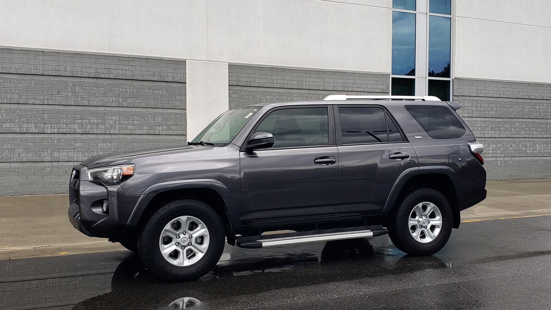 Used 2016 Toyota 4RUNNER 4X4 SR5 V6 / ENTUNE PREMIUM AUDIO W/NAVIGATION for sale Sold at Formula Imports in Charlotte NC 28227 4