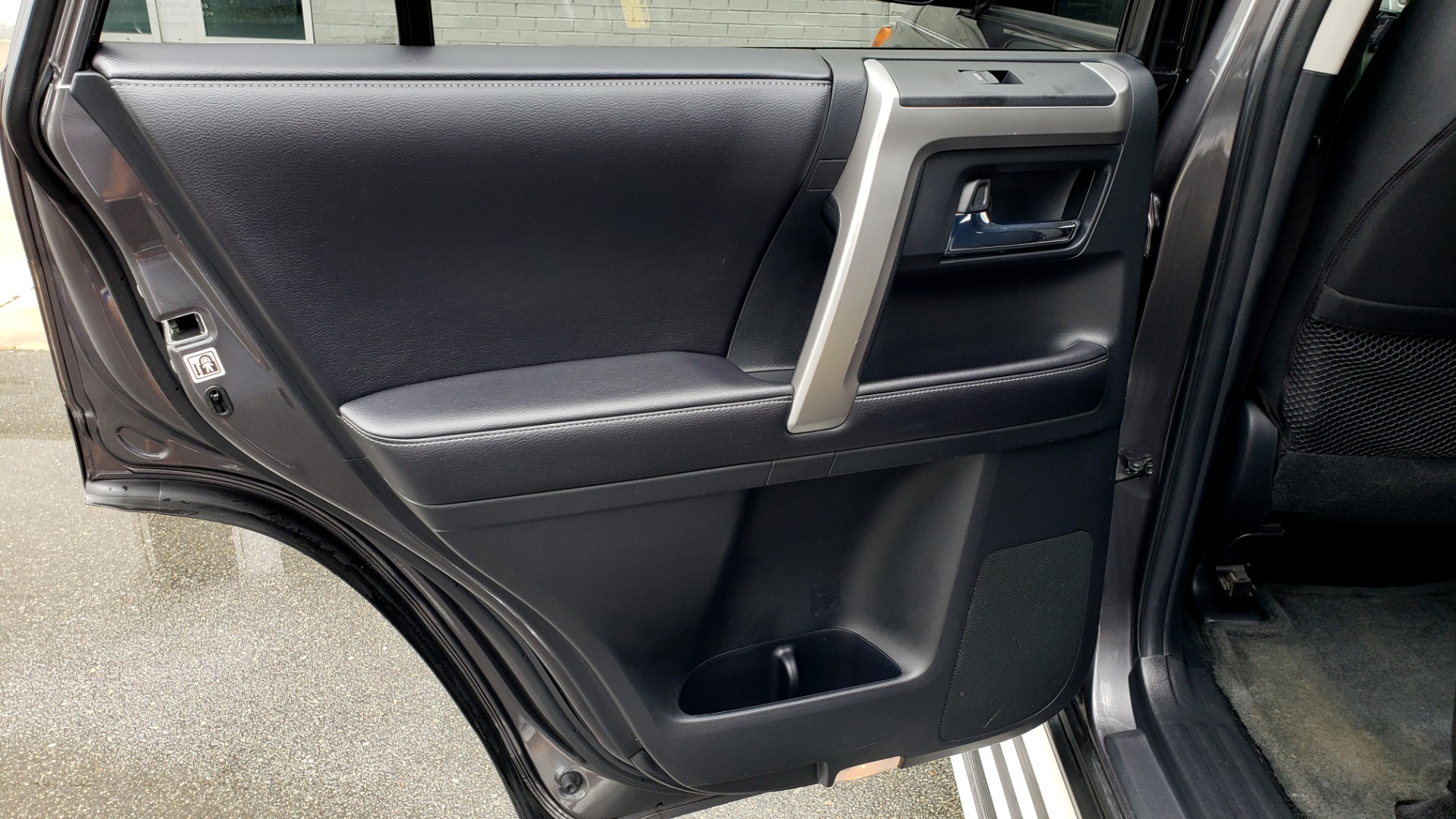 Used 2016 Toyota 4RUNNER 4X4 SR5 V6 / ENTUNE PREMIUM AUDIO W/NAVIGATION for sale Sold at Formula Imports in Charlotte NC 28227 67