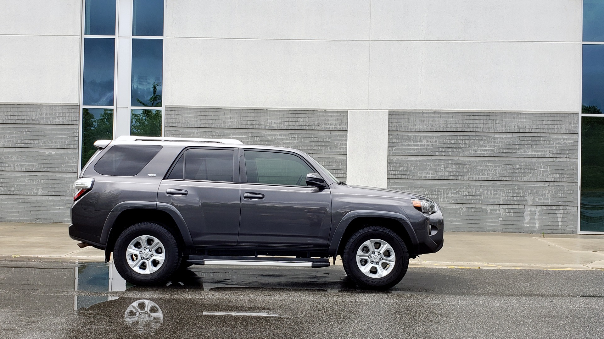 Used 2016 Toyota 4RUNNER 4X4 SR5 V6 / ENTUNE PREMIUM AUDIO W/NAVIGATION for sale Sold at Formula Imports in Charlotte NC 28227 9