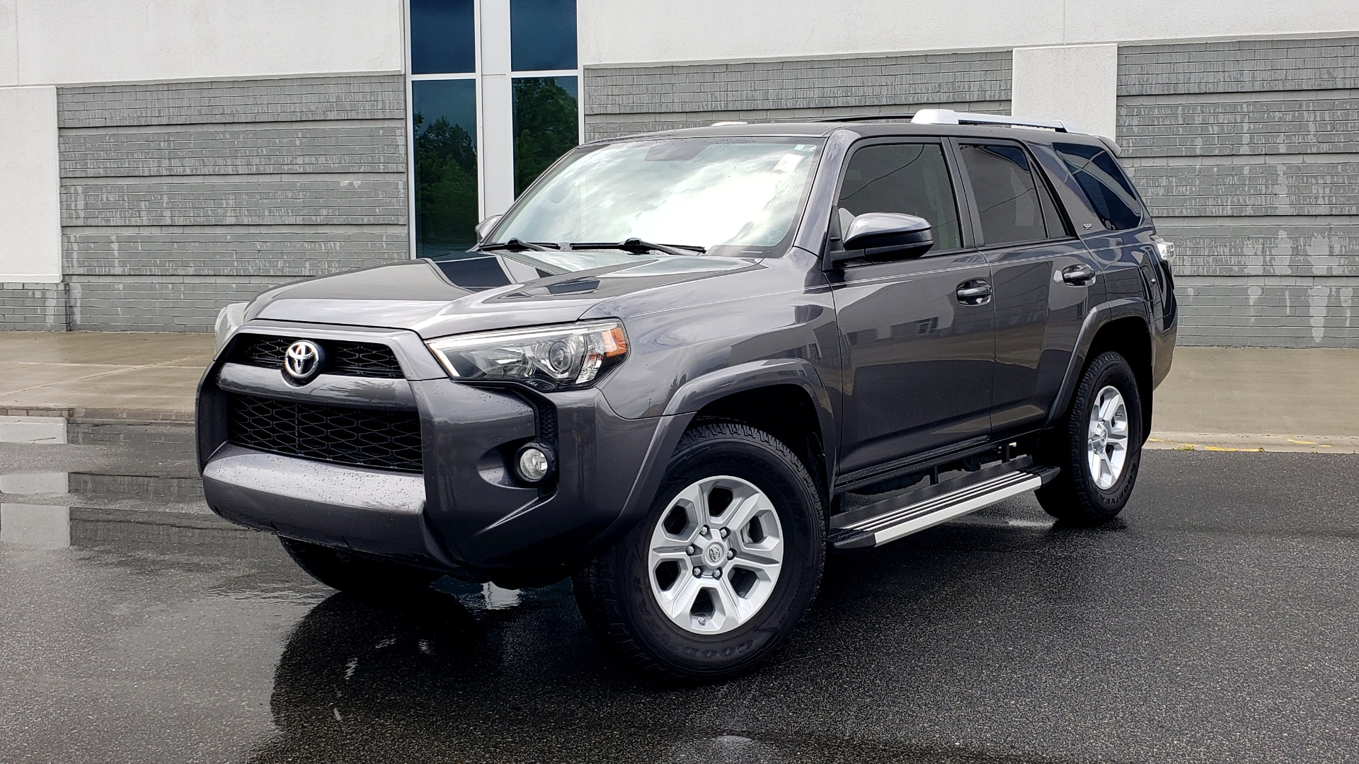 Used 2016 Toyota 4RUNNER 4X4 SR5 V6 / ENTUNE PREMIUM AUDIO W/NAVIGATION for sale Sold at Formula Imports in Charlotte NC 28227 1