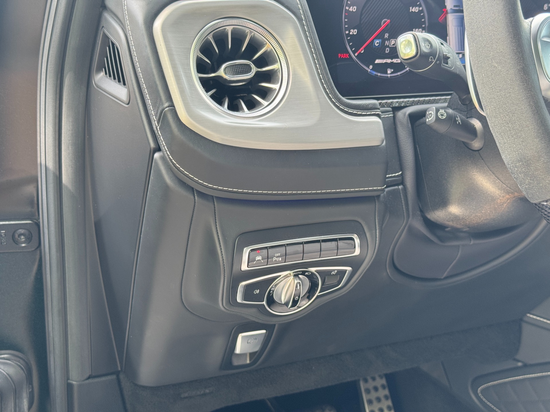Used 2020 Mercedes-Benz G63 AMG GREEN WRAP//DESIGNO INT/CARBON TRIM/ PERF PKG for sale $133,150 at Formula Imports in Charlotte NC 28227 26