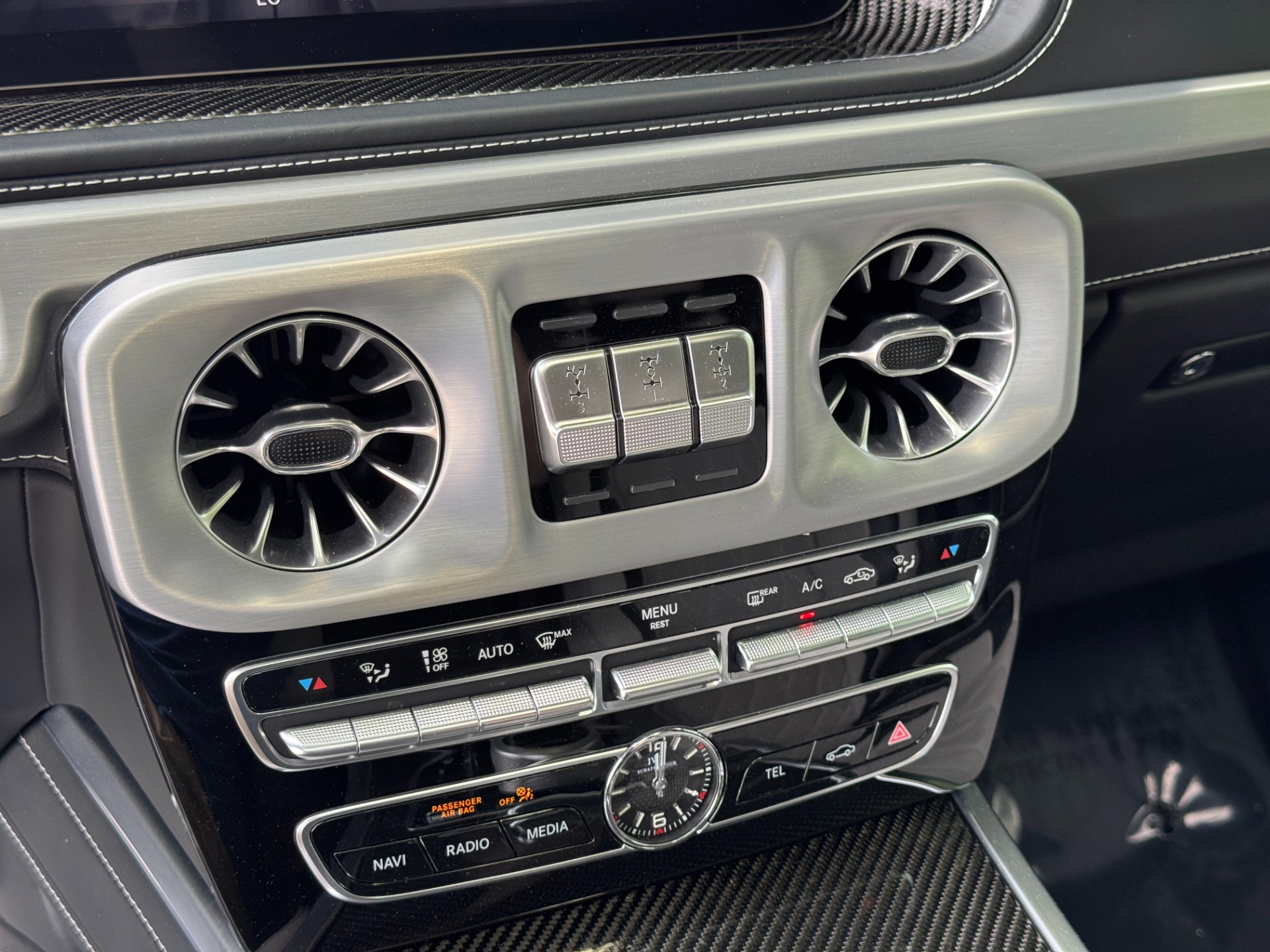 Used 2020 Mercedes-Benz G63 AMG GREEN WRAP//DESIGNO INT/CARBON TRIM/ PERF PKG for sale $133,150 at Formula Imports in Charlotte NC 28227 34