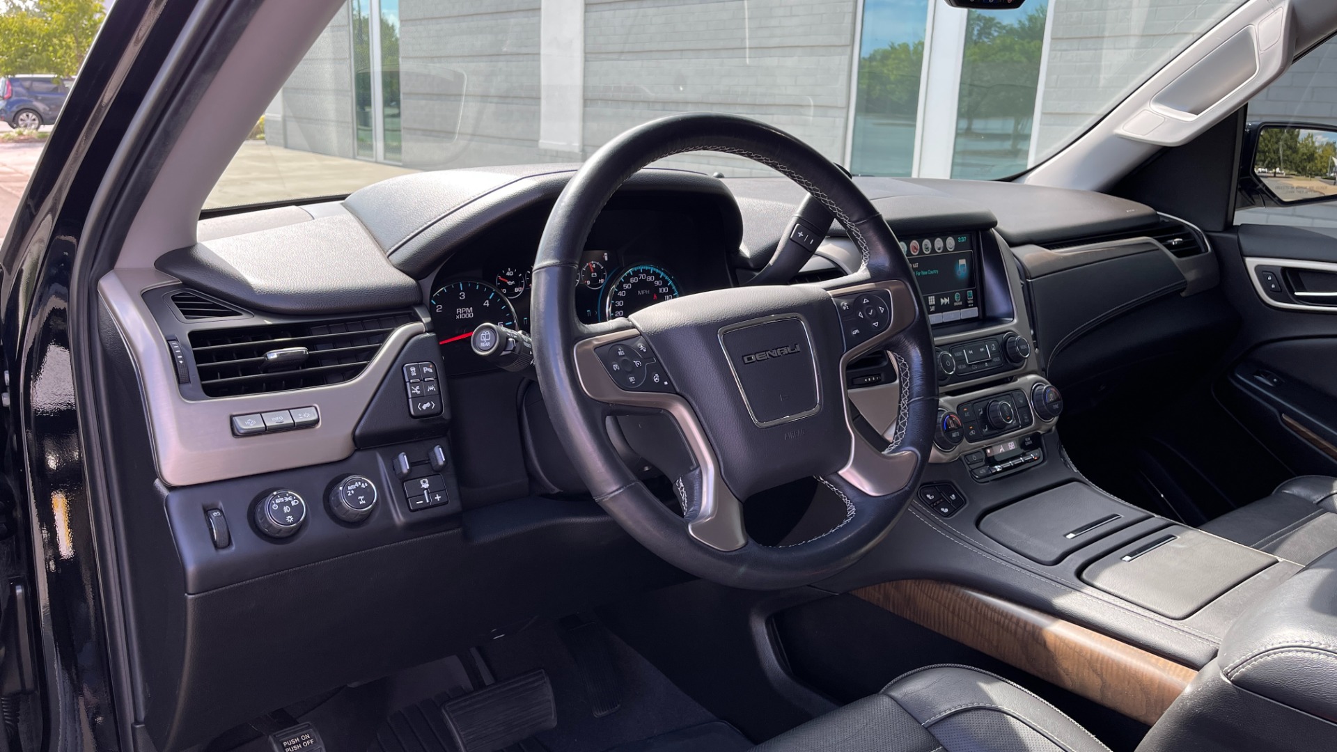 Used 2019 GMC Yukon Denali for sale Sold at Formula Imports in Charlotte NC 28227 11