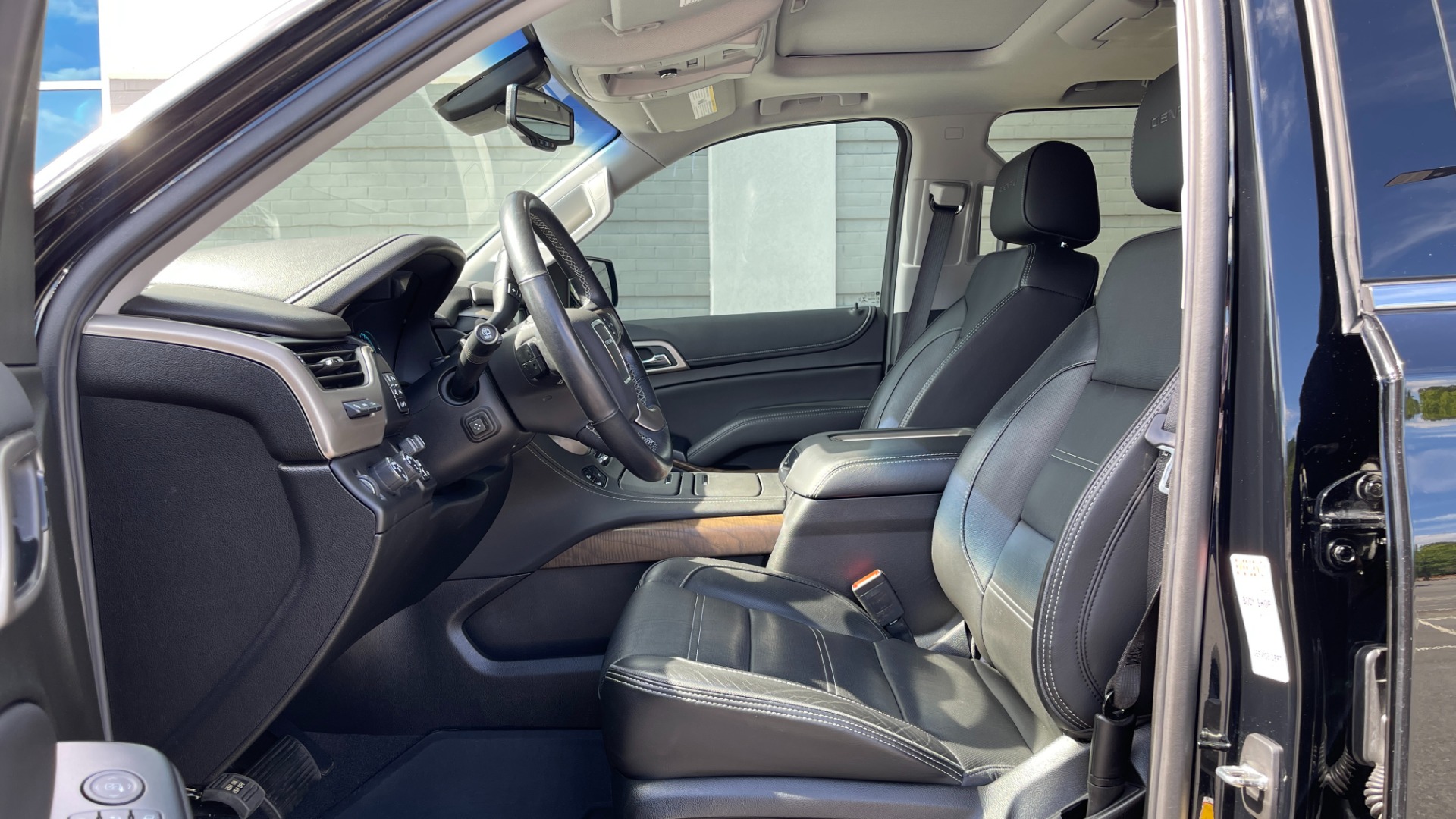 Used 2019 GMC Yukon Denali for sale Sold at Formula Imports in Charlotte NC 28227 12