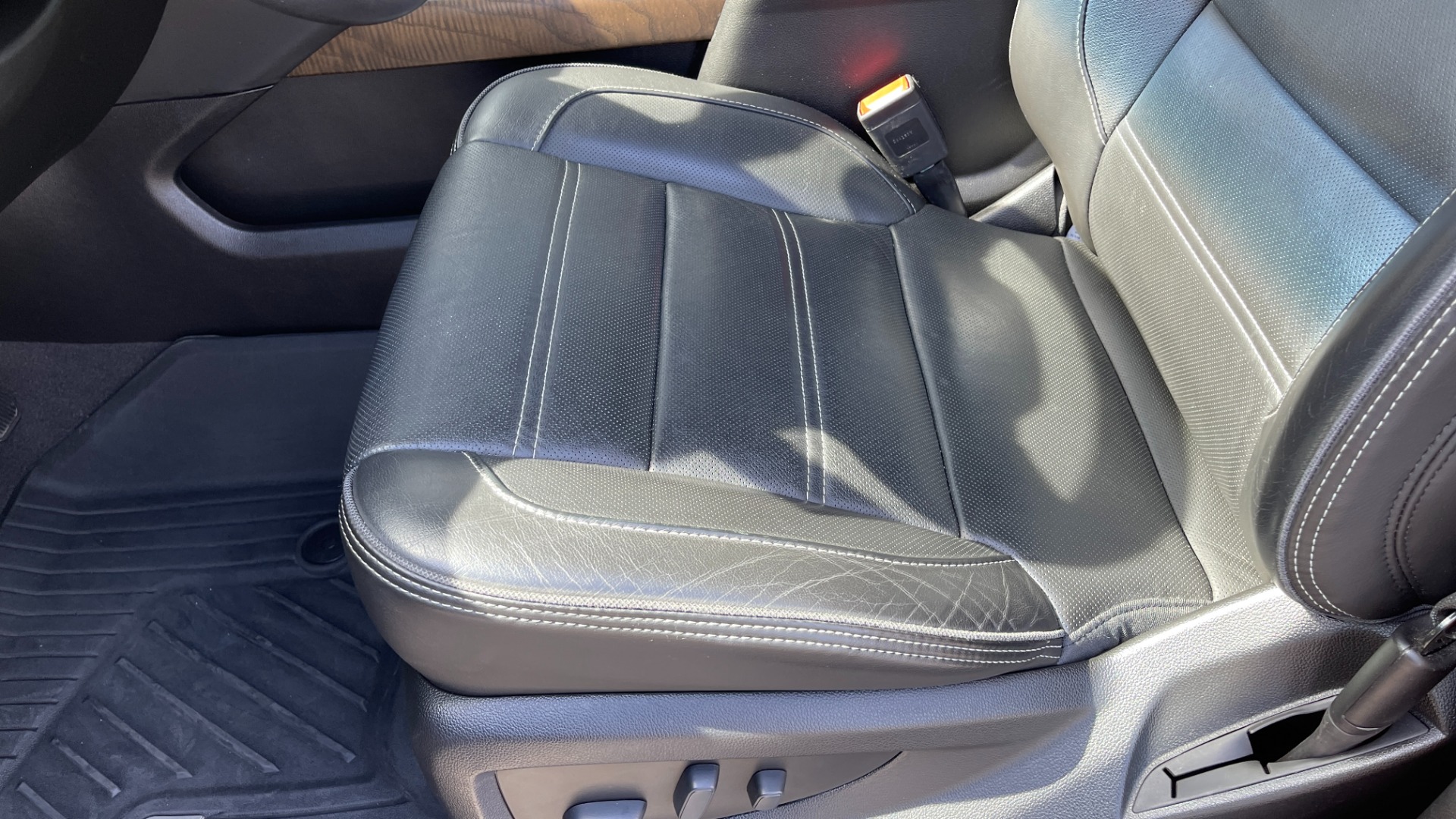 Used 2019 GMC Yukon Denali for sale Sold at Formula Imports in Charlotte NC 28227 13