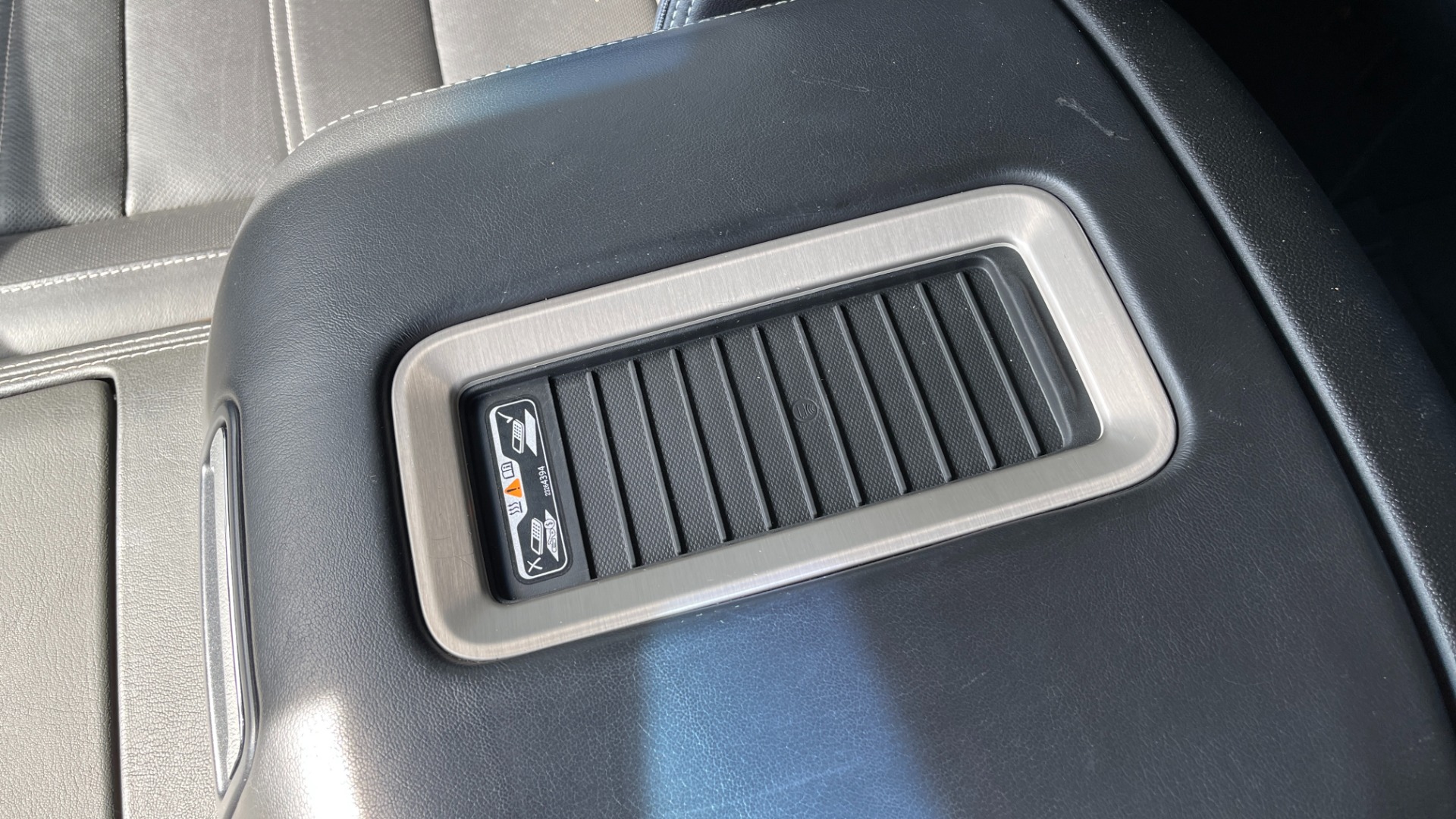 Used 2019 GMC Yukon Denali for sale Sold at Formula Imports in Charlotte NC 28227 24