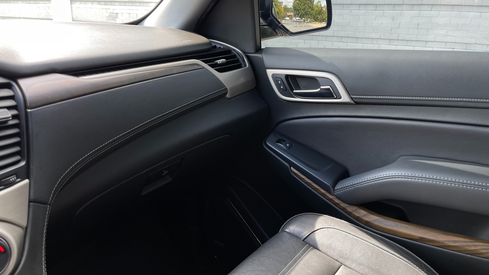 Used 2019 GMC Yukon Denali for sale Sold at Formula Imports in Charlotte NC 28227 27