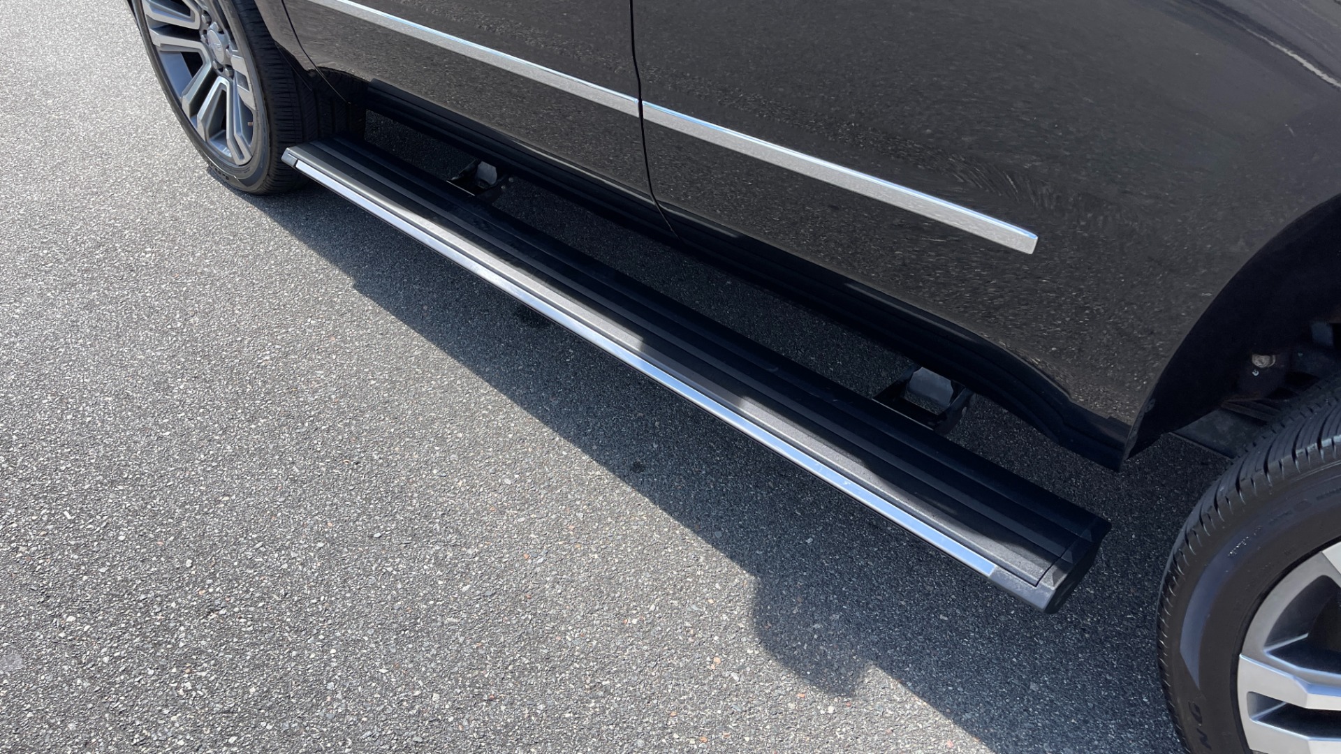 Used 2019 GMC Yukon DENALI / ULTIMATE PACKAGE / DVD / 4X4 / ADAPTIVE CRUISE / SUNROOF for sale $58,295 at Formula Imports in Charlotte NC 28227 28