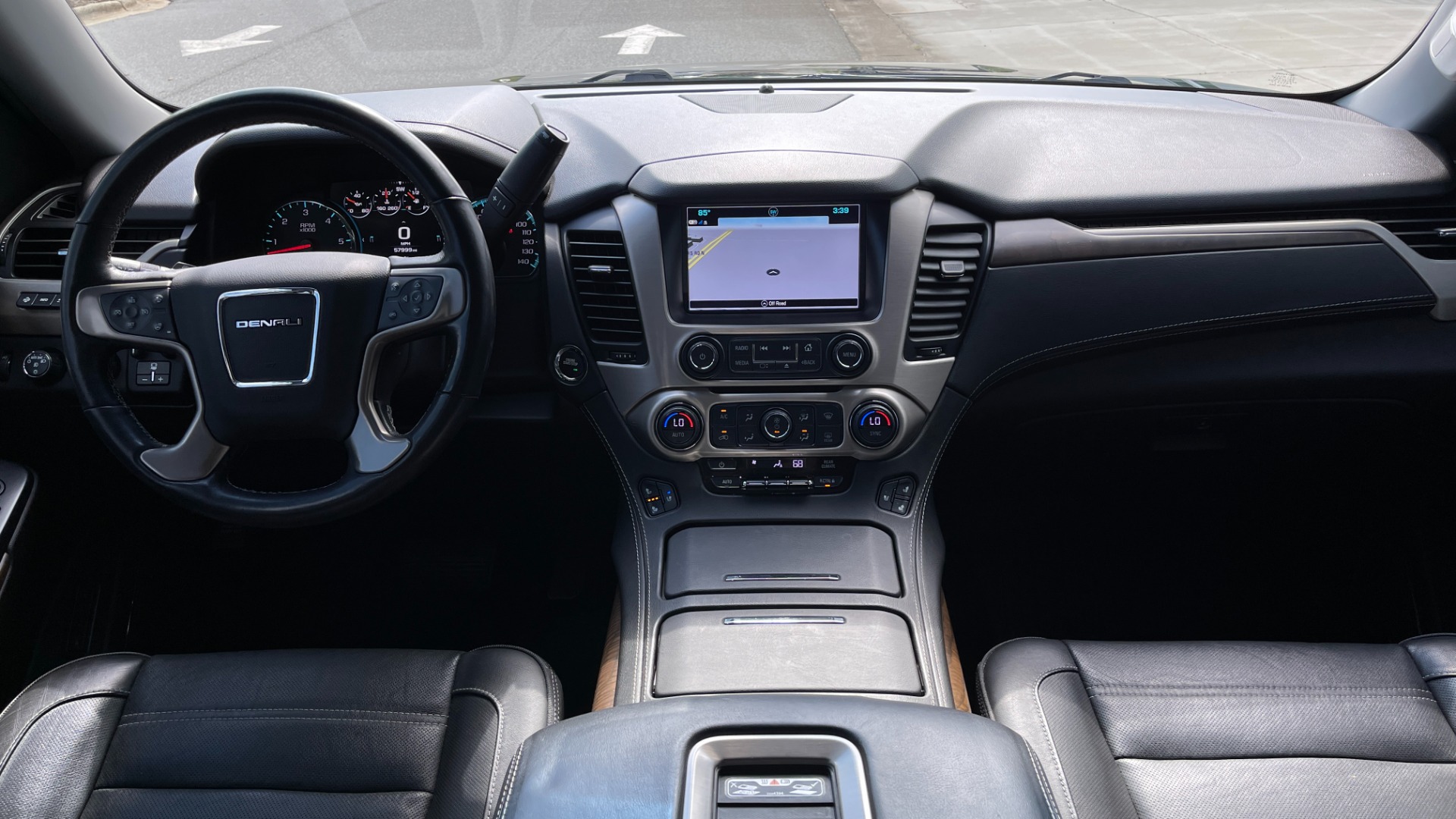 Used 2019 GMC Yukon Denali for sale Sold at Formula Imports in Charlotte NC 28227 31