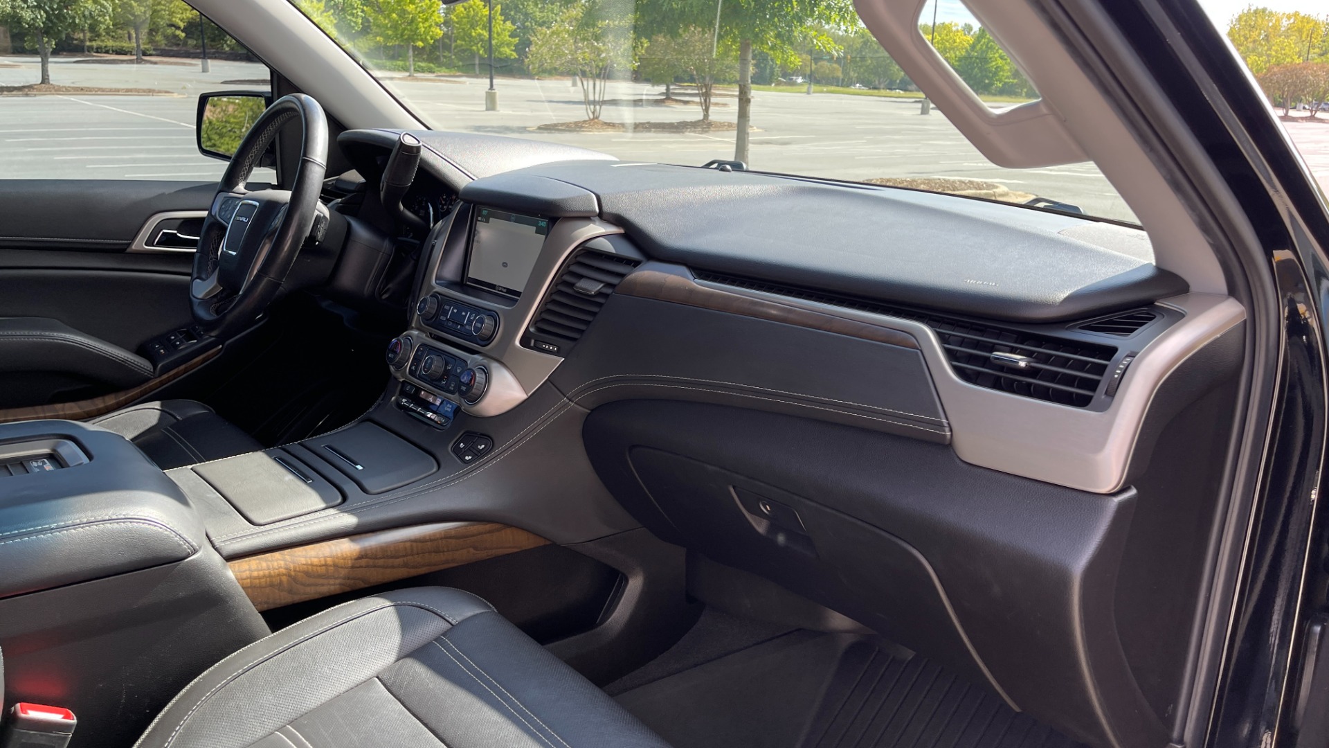 Used 2019 GMC Yukon Denali for sale Sold at Formula Imports in Charlotte NC 28227 40