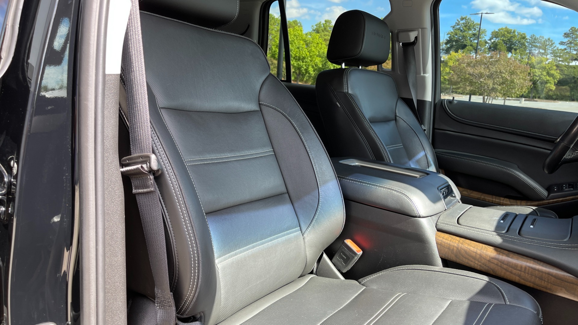 Used 2019 GMC Yukon Denali for sale Sold at Formula Imports in Charlotte NC 28227 42