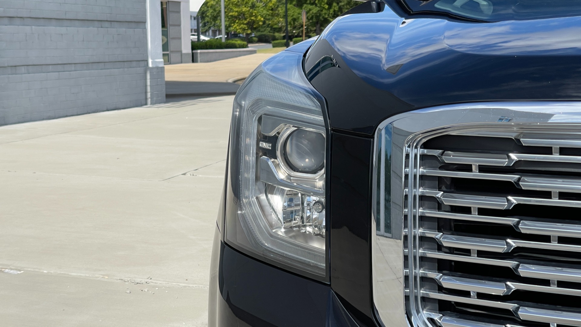 Used 2019 GMC Yukon Denali for sale Sold at Formula Imports in Charlotte NC 28227 55