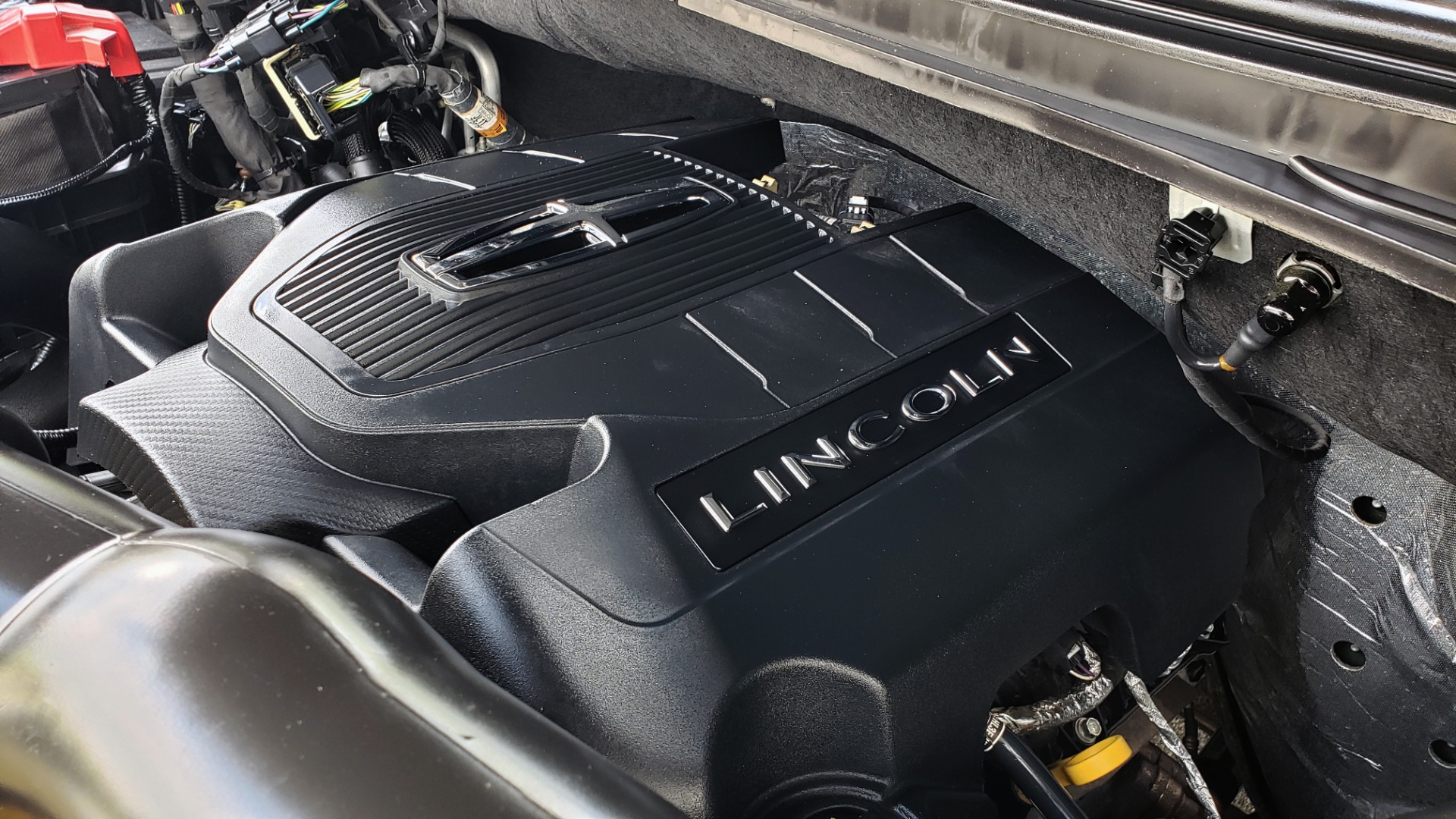 Used 2019 Lincoln NAVIGATOR RESERVE 4X4 / NAV / PANO-ROOF / REVEL ULTIMA AUDIO / 3-ROW / REARVIEW for sale Sold at Formula Imports in Charlotte NC 28227 16