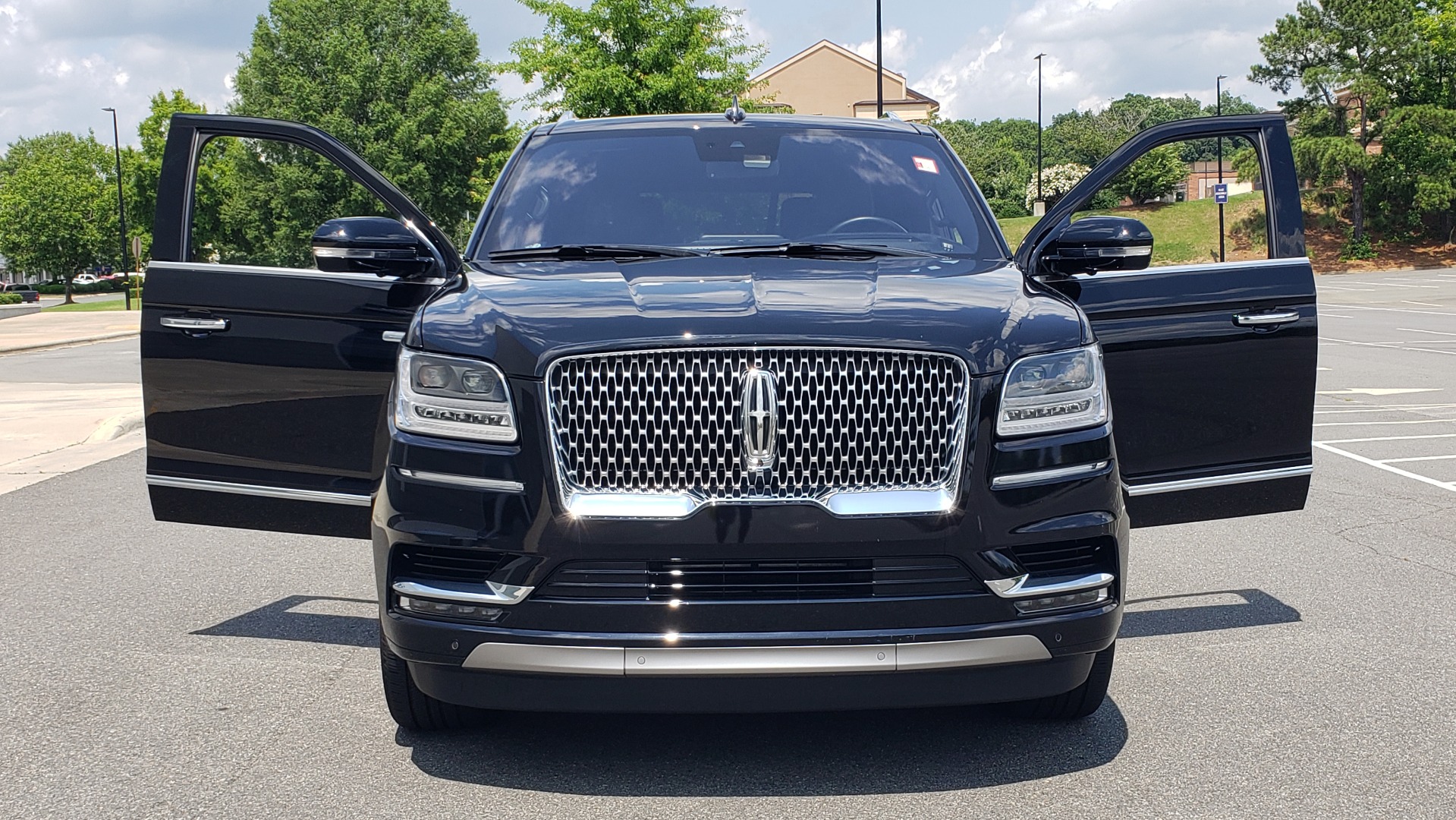 Used 2019 Lincoln NAVIGATOR RESERVE 4X4 / NAV / PANO-ROOF / REVEL ULTIMA AUDIO / 3-ROW / REARVIEW for sale Sold at Formula Imports in Charlotte NC 28227 27