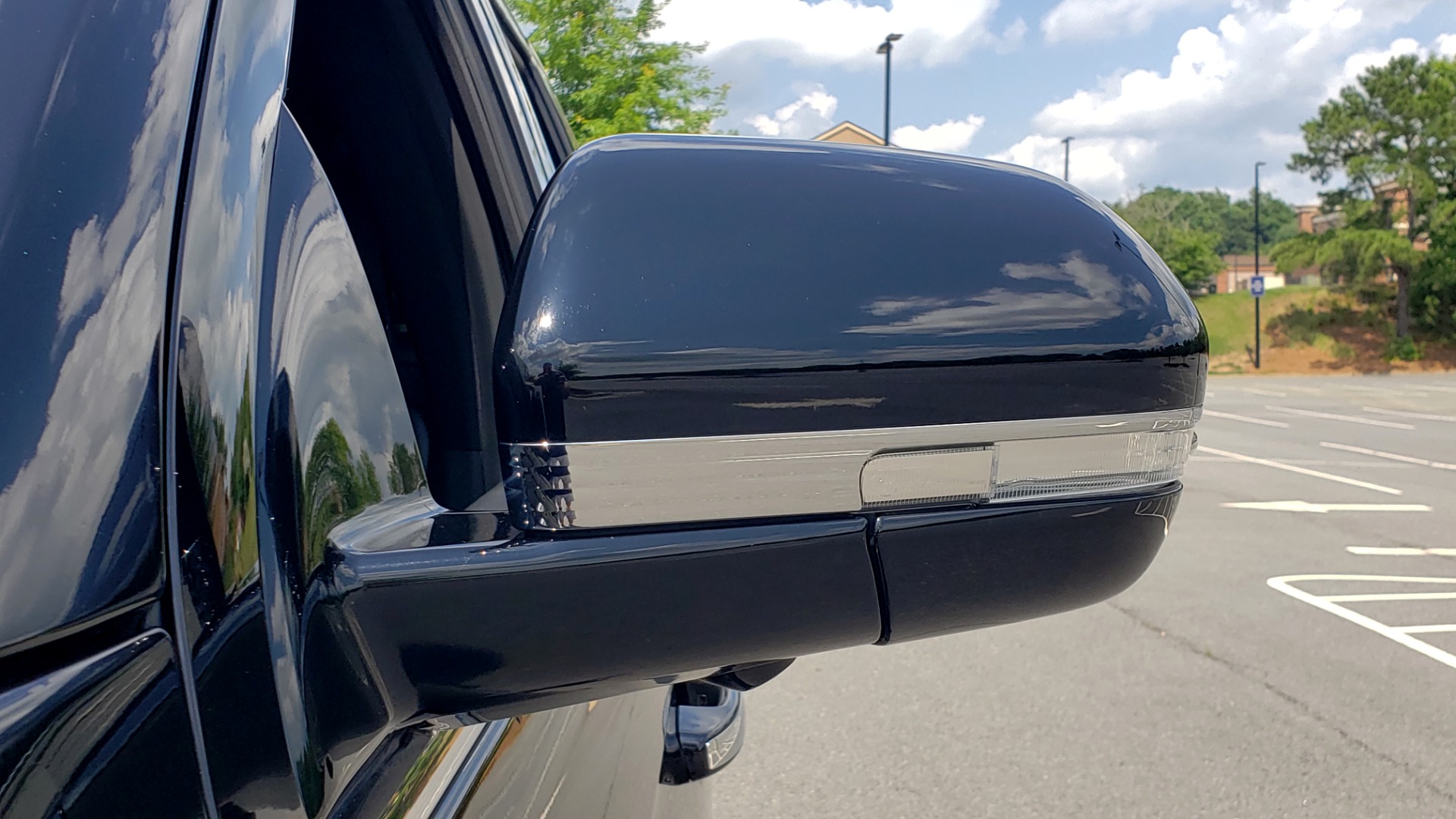 Used 2019 Lincoln NAVIGATOR RESERVE 4X4 / NAV / PANO-ROOF / REVEL ULTIMA AUDIO / 3-ROW / REARVIEW for sale Sold at Formula Imports in Charlotte NC 28227 32