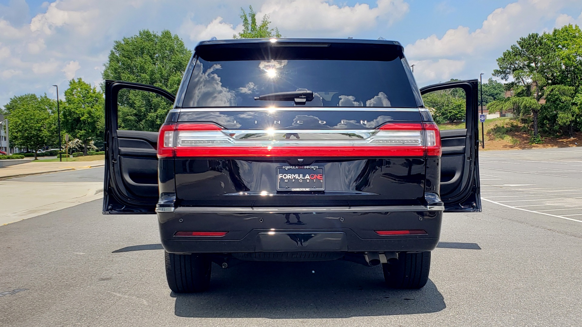 Used 2019 Lincoln NAVIGATOR RESERVE 4X4 / NAV / PANO-ROOF / REVEL ULTIMA AUDIO / 3-ROW / REARVIEW for sale Sold at Formula Imports in Charlotte NC 28227 33