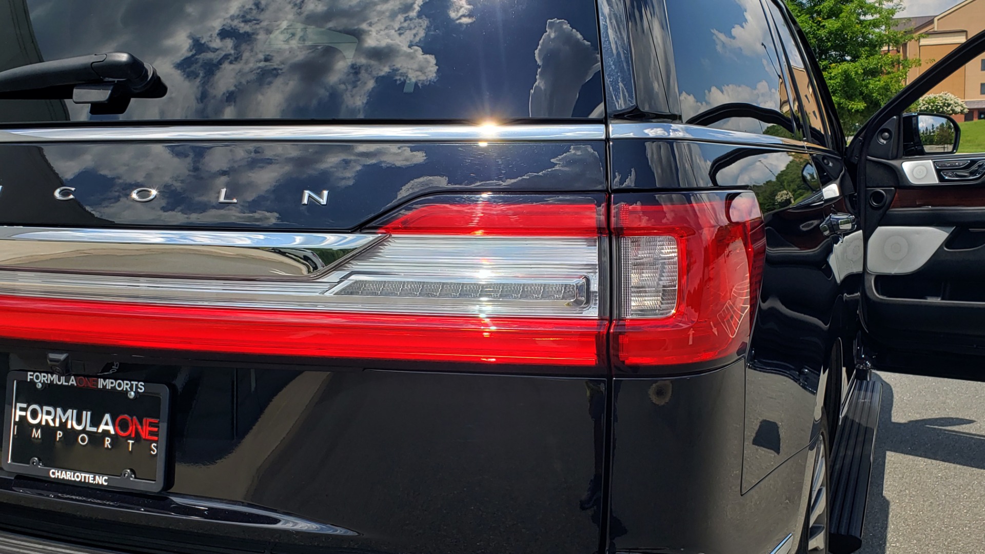 Used 2019 Lincoln NAVIGATOR RESERVE 4X4 / NAV / PANO-ROOF / REVEL ULTIMA AUDIO / 3-ROW / REARVIEW for sale Sold at Formula Imports in Charlotte NC 28227 35