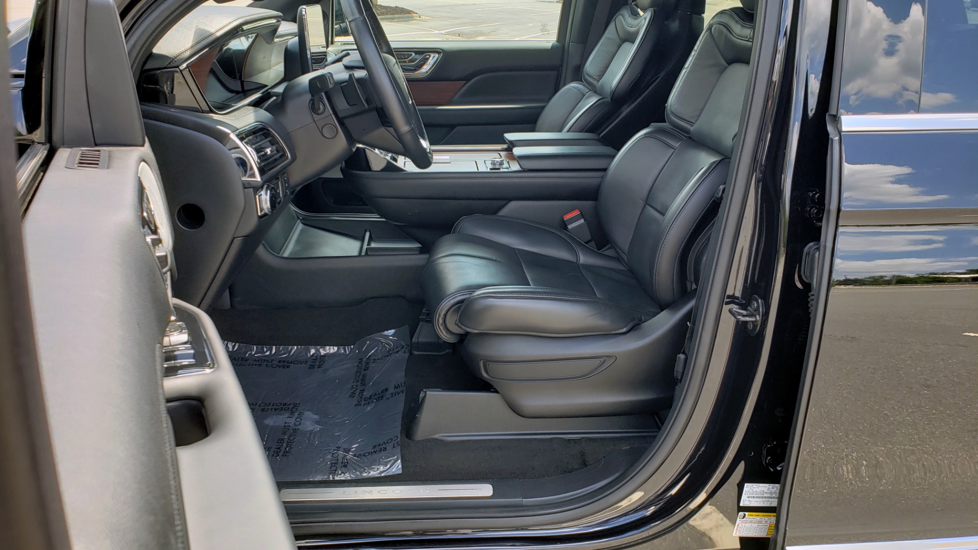 Used 2019 Lincoln NAVIGATOR RESERVE 4X4 / NAV / PANO-ROOF / REVEL ULTIMA AUDIO / 3-ROW / REARVIEW for sale Sold at Formula Imports in Charlotte NC 28227 41