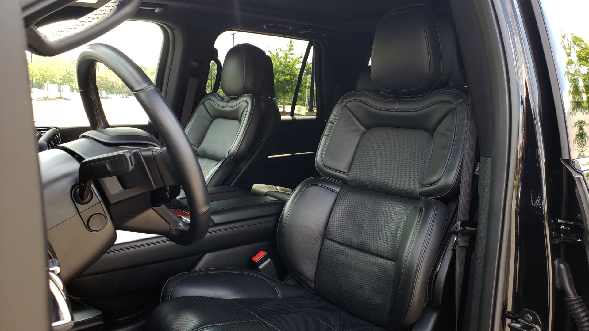Used 2019 Lincoln NAVIGATOR RESERVE 4X4 / NAV / PANO-ROOF / REVEL ULTIMA AUDIO / 3-ROW / REARVIEW for sale Sold at Formula Imports in Charlotte NC 28227 42