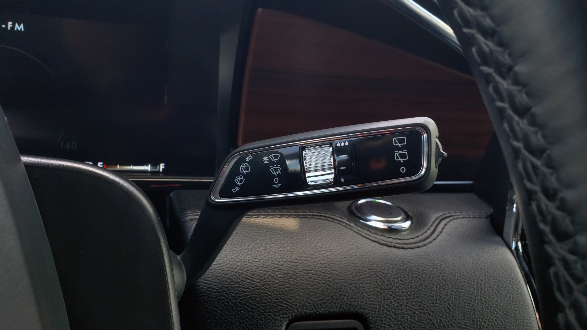 Used 2019 Lincoln NAVIGATOR RESERVE 4X4 / NAV / PANO-ROOF / REVEL ULTIMA AUDIO / 3-ROW / REARVIEW for sale Sold at Formula Imports in Charlotte NC 28227 48