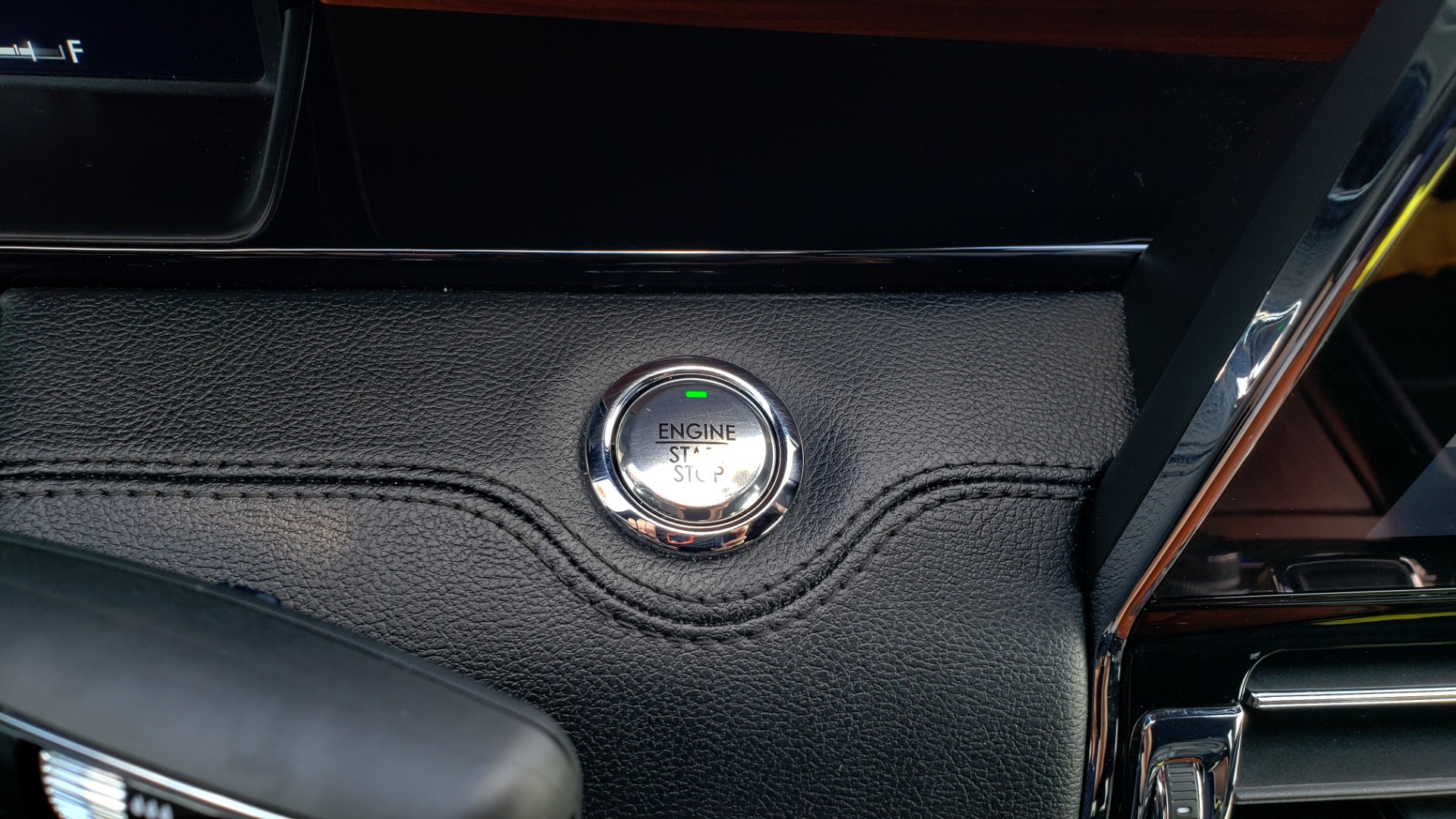 Used 2019 Lincoln NAVIGATOR RESERVE 4X4 / NAV / PANO-ROOF / REVEL ULTIMA AUDIO / 3-ROW / REARVIEW for sale Sold at Formula Imports in Charlotte NC 28227 51