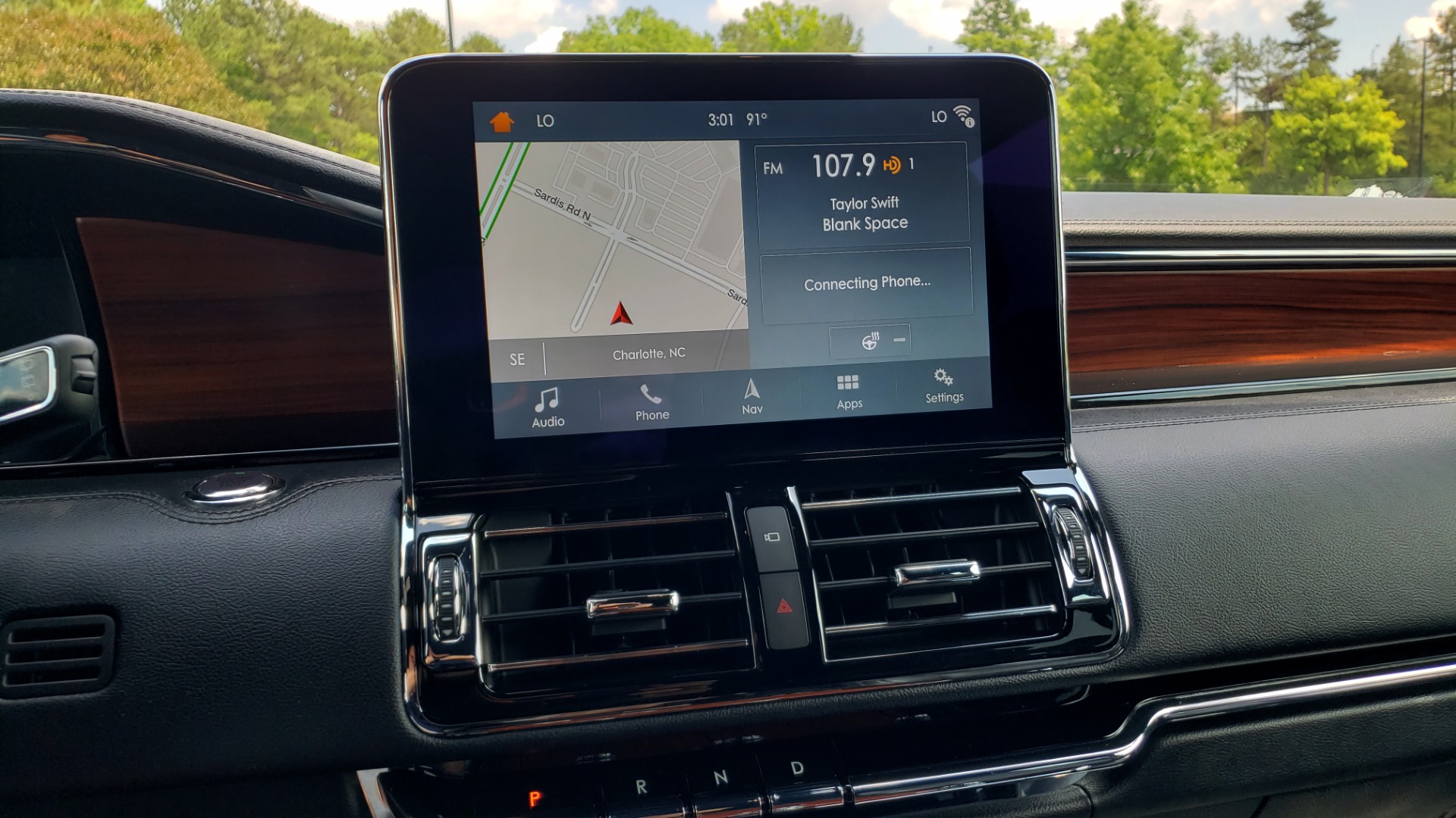 Used 2019 Lincoln NAVIGATOR RESERVE 4X4 / NAV / PANO-ROOF / REVEL ULTIMA AUDIO / 3-ROW / REARVIEW for sale Sold at Formula Imports in Charlotte NC 28227 52