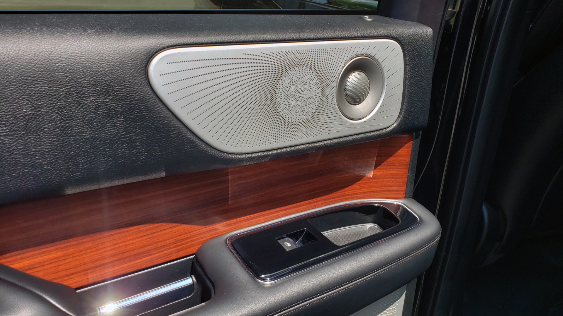 Used 2019 Lincoln NAVIGATOR RESERVE 4X4 / NAV / PANO-ROOF / REVEL ULTIMA AUDIO / 3-ROW / REARVIEW for sale Sold at Formula Imports in Charlotte NC 28227 68