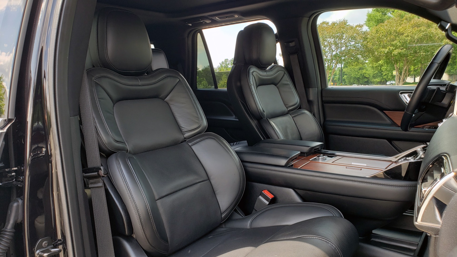 Used 2019 Lincoln NAVIGATOR RESERVE 4X4 / NAV / PANO-ROOF / REVEL ULTIMA AUDIO / 3-ROW / REARVIEW for sale Sold at Formula Imports in Charlotte NC 28227 77