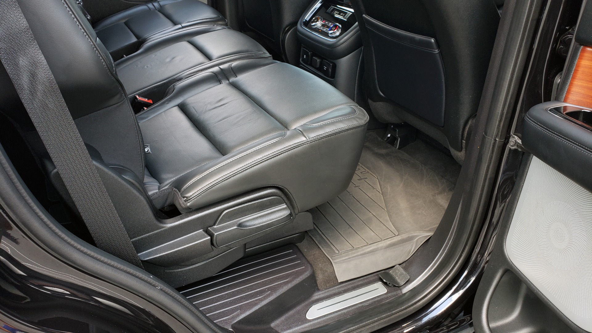 Used 2019 Lincoln NAVIGATOR RESERVE 4X4 / NAV / PANO-ROOF / REVEL ULTIMA AUDIO / 3-ROW / REARVIEW for sale Sold at Formula Imports in Charlotte NC 28227 83