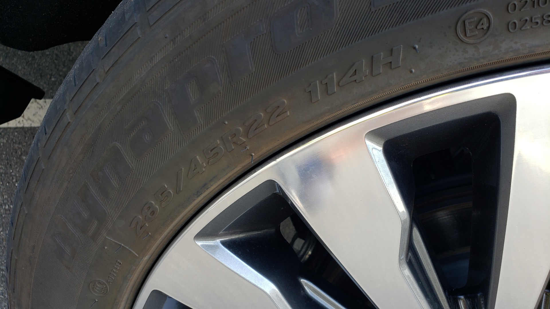 Used 2019 Lincoln NAVIGATOR RESERVE 4X4 / NAV / PANO-ROOF / REVEL ULTIMA AUDIO / 3-ROW / REARVIEW for sale Sold at Formula Imports in Charlotte NC 28227 95