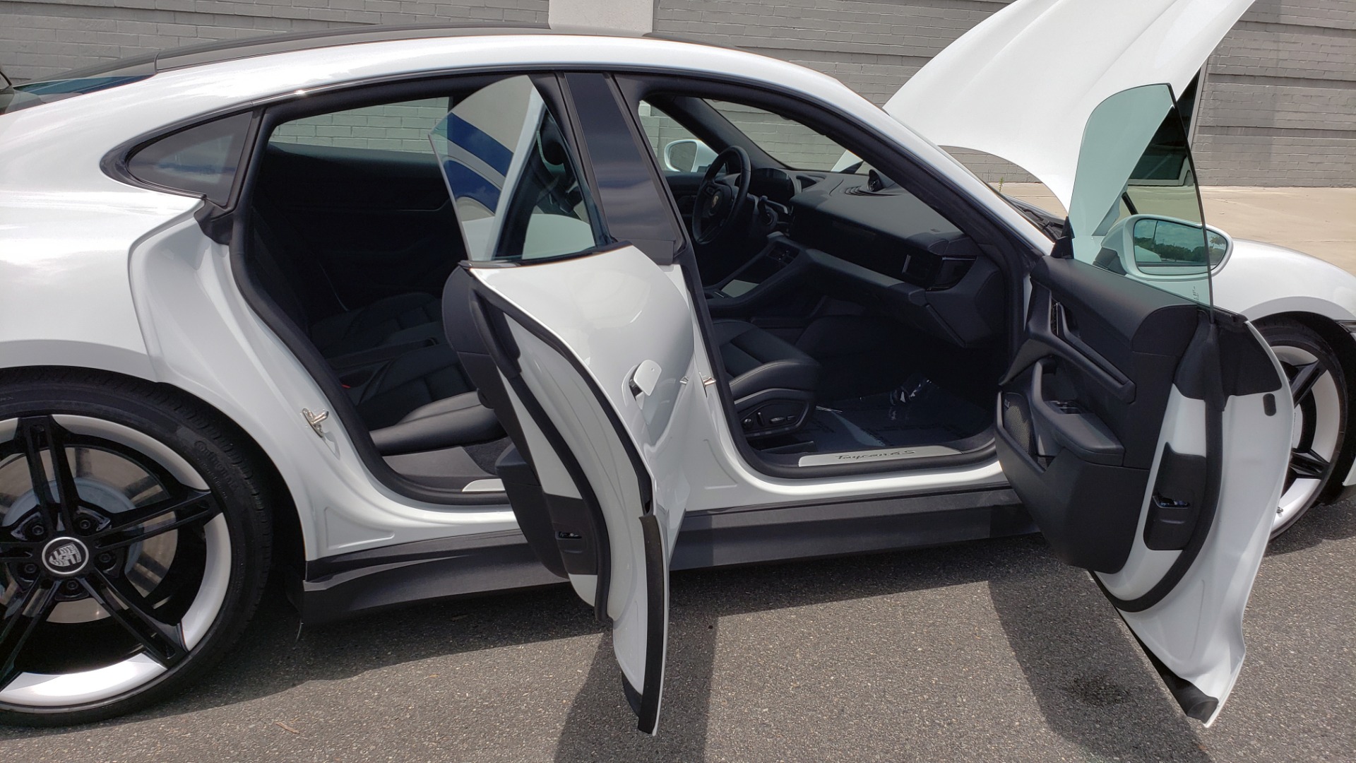 Used 2020 Porsche TAYCAN 4S / 93.4KWH / NAV / PANO-ROOF / SPORT CHRONO / BOSE / CAMERA for sale Sold at Formula Imports in Charlotte NC 28227 21