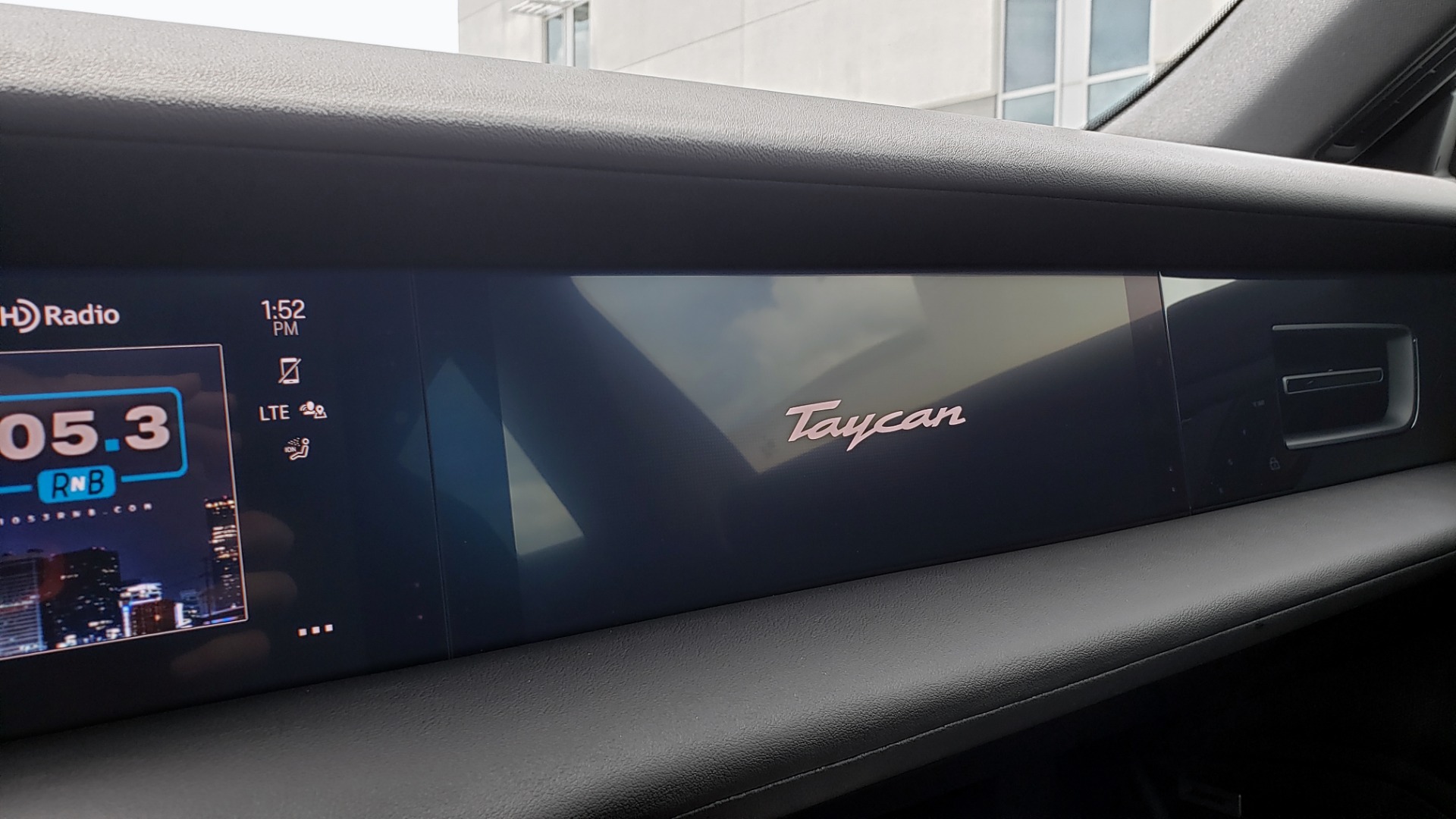 Used 2020 Porsche Taycan 4S for sale Call for price at Formula Imports in Charlotte NC 28227 46