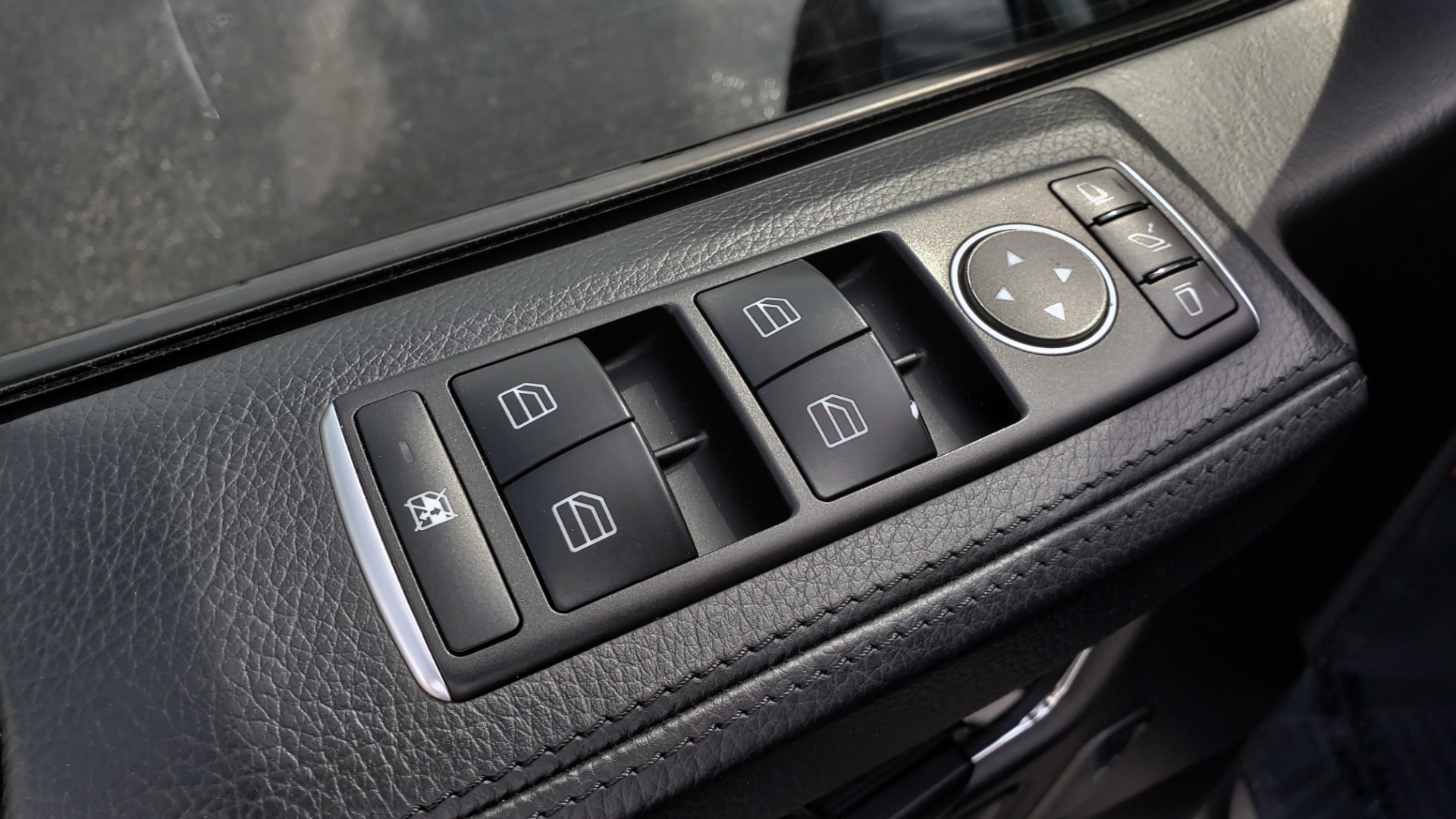 Used 2016 Mercedes-Benz G-CLASS AMG G 63 4MATIC / NAV / SUNROOF / H/K SND / ENT SYS / REARVIEW for sale Sold at Formula Imports in Charlotte NC 28227 17