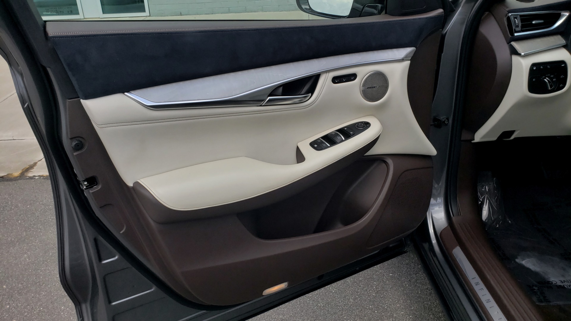 Used 2019 INFINITI QX50 ESSENTIAL / 2.0L / PROASSIST / PROACTIVE / AUTOGRAPH / SENSORY for sale Sold at Formula Imports in Charlotte NC 28227 33
