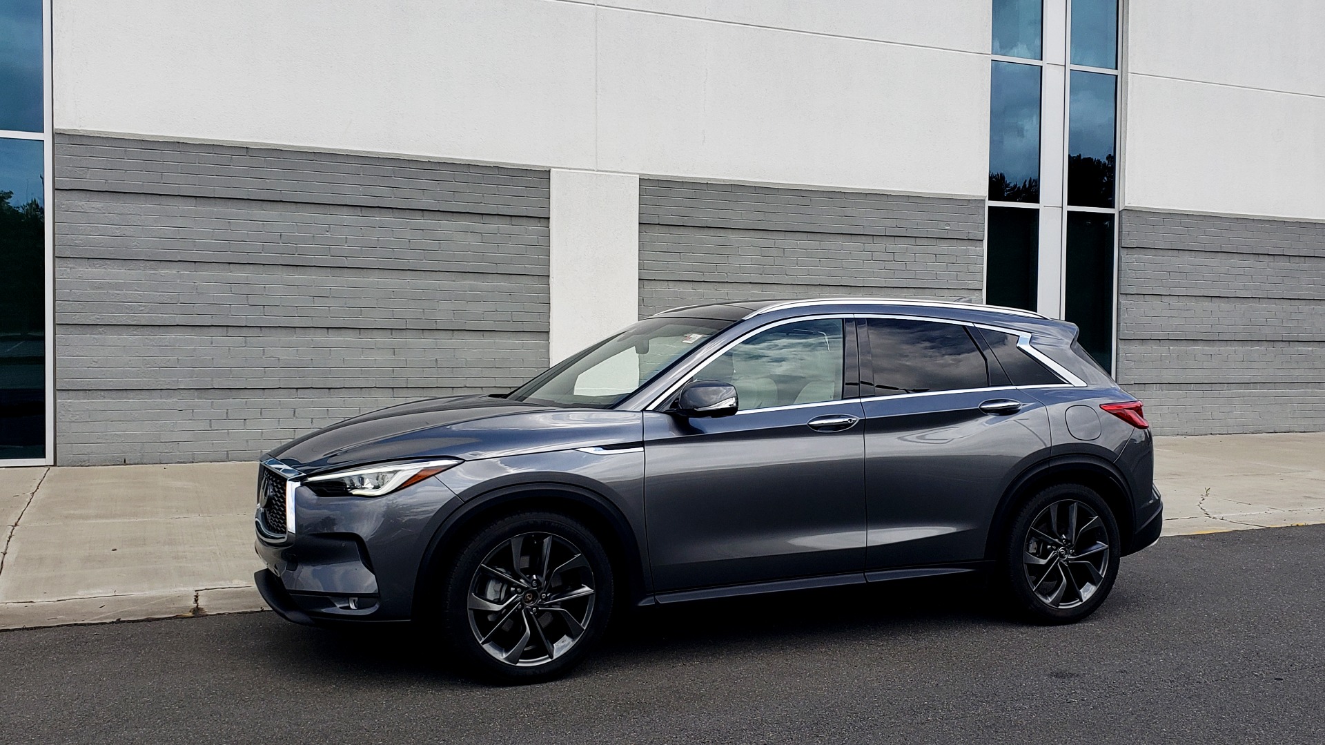 Used 2019 INFINITI QX50 ESSENTIAL / 2.0L / PROASSIST / PROACTIVE / AUTOGRAPH / SENSORY for sale Sold at Formula Imports in Charlotte NC 28227 4