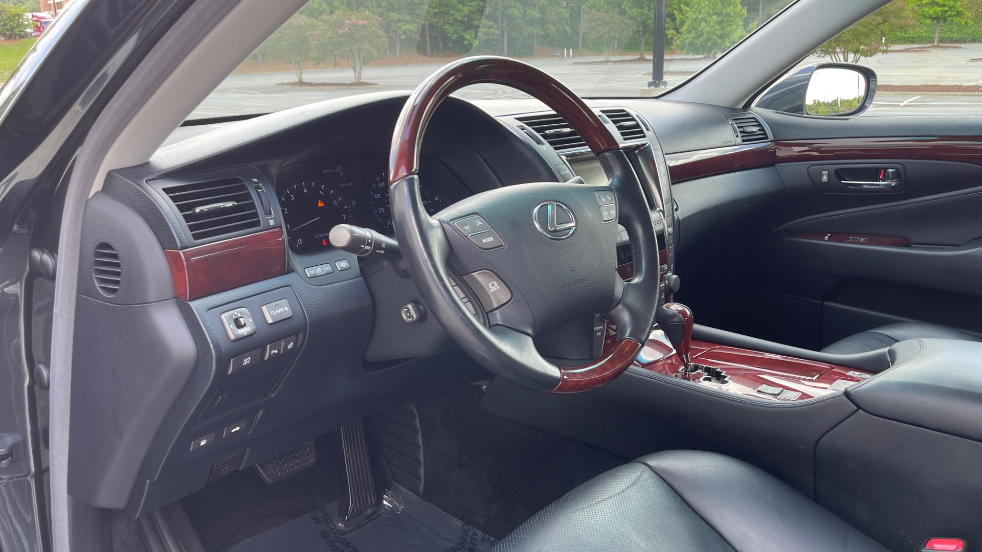 Used 2007 Lexus LS 460 SEDAN / COMFORT PKG / NAVIGATION / MARK LEVINSON / REARVIEW for sale Sold at Formula Imports in Charlotte NC 28227 25